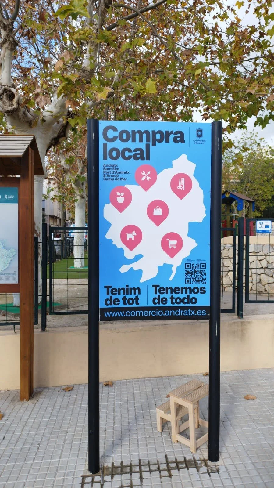 Totem valla informativa urbana para Ajuntament d'Andratx