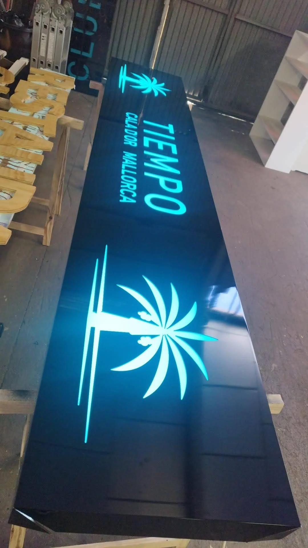 Rótulo Luminoso con bandeja calada para Templo