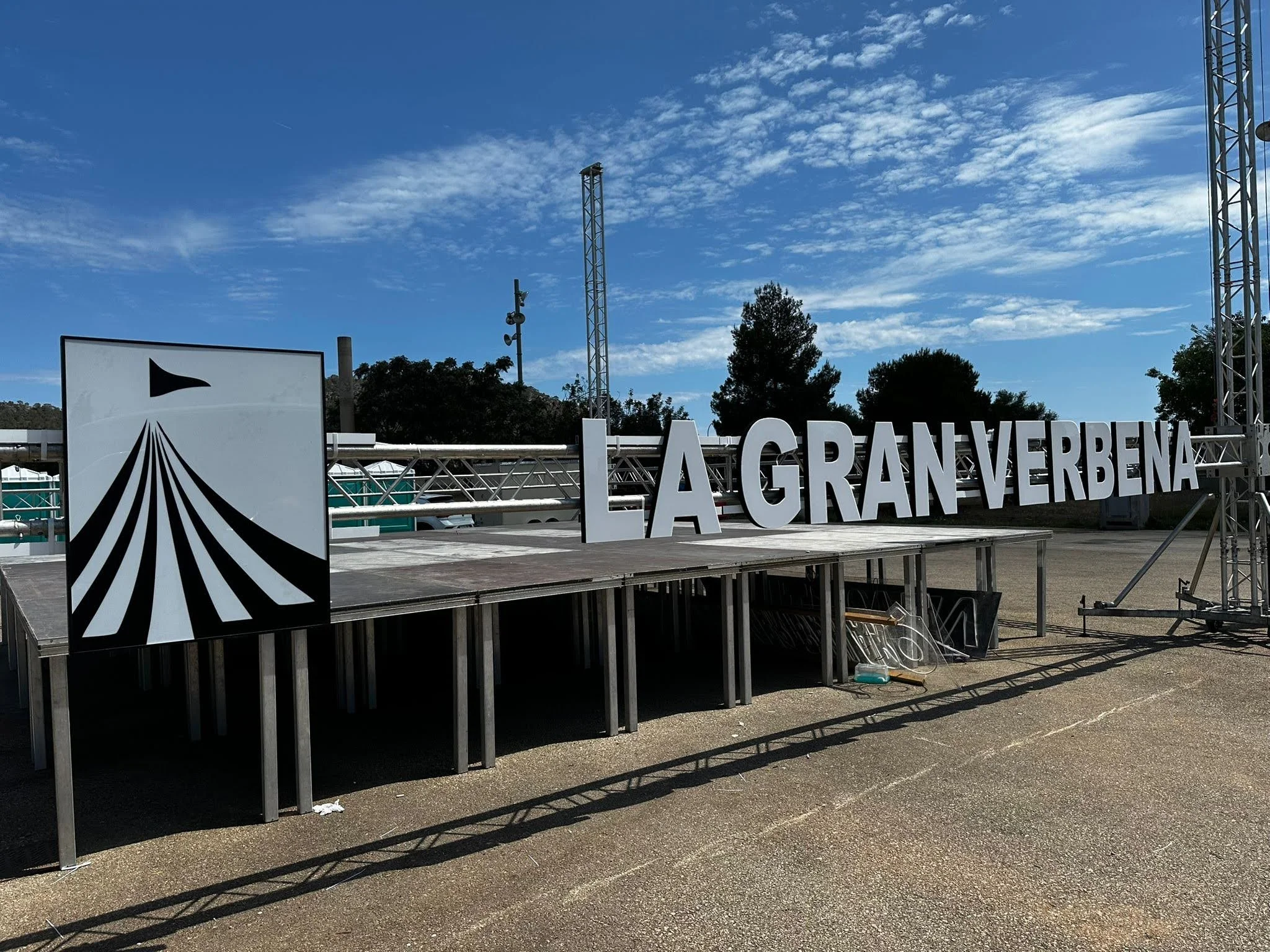 Letras Corpóreas con luz frontal para La Gran Verbena