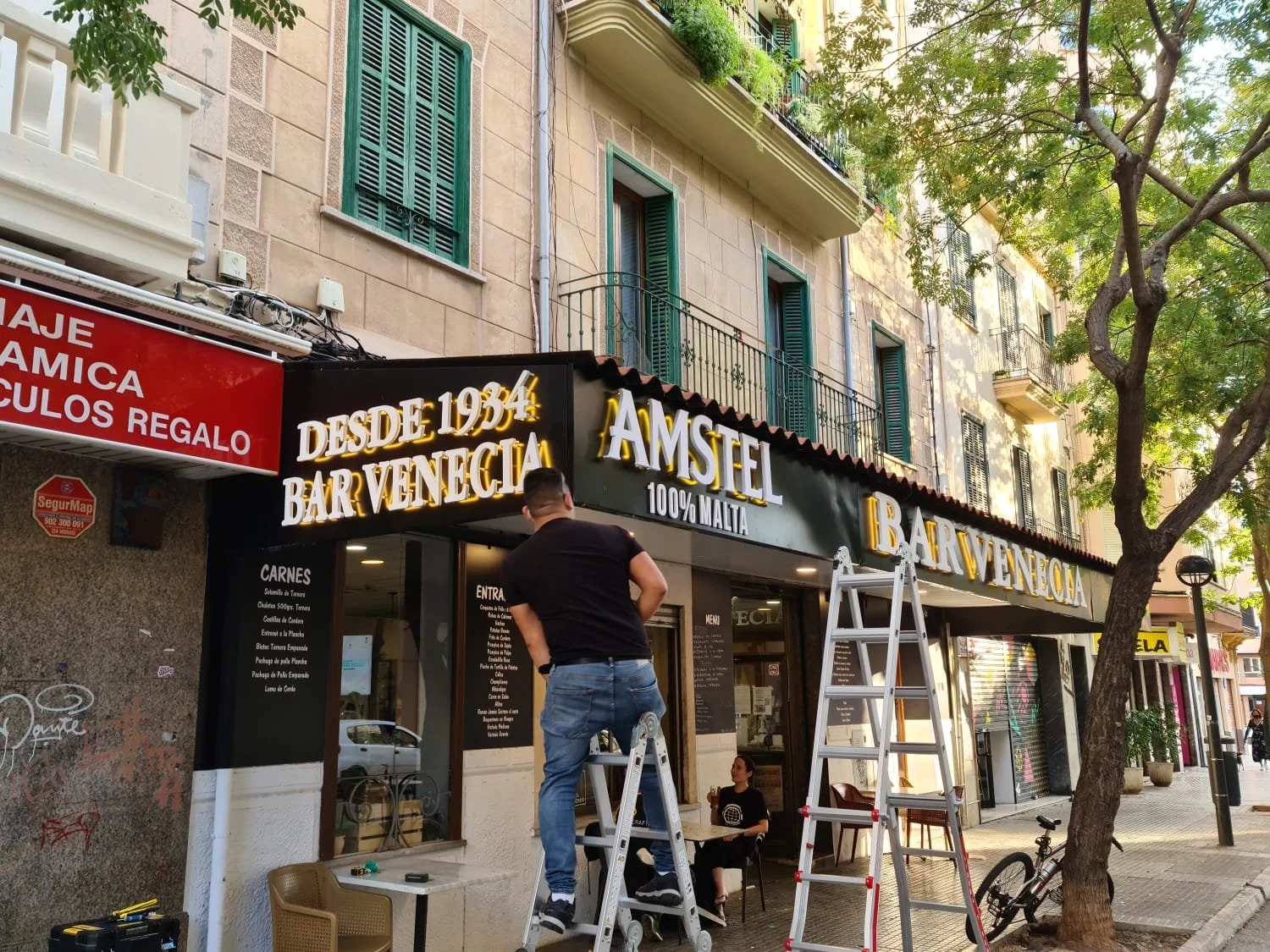 Rótulo Luminoso con letra corpórea retroiluminada con LED para Bar Venceia