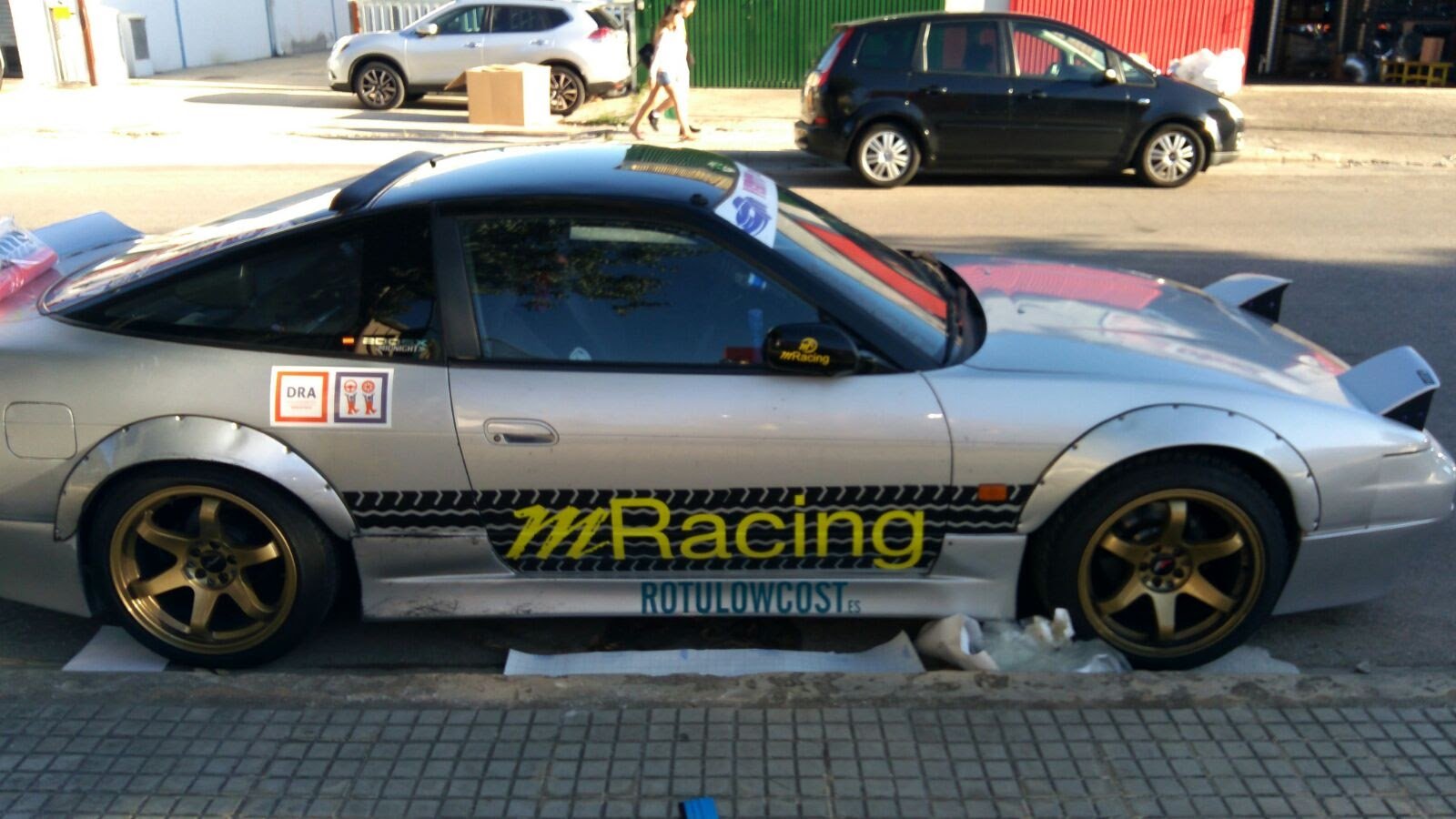 Rotulación básica en vinilo de coche de carreras