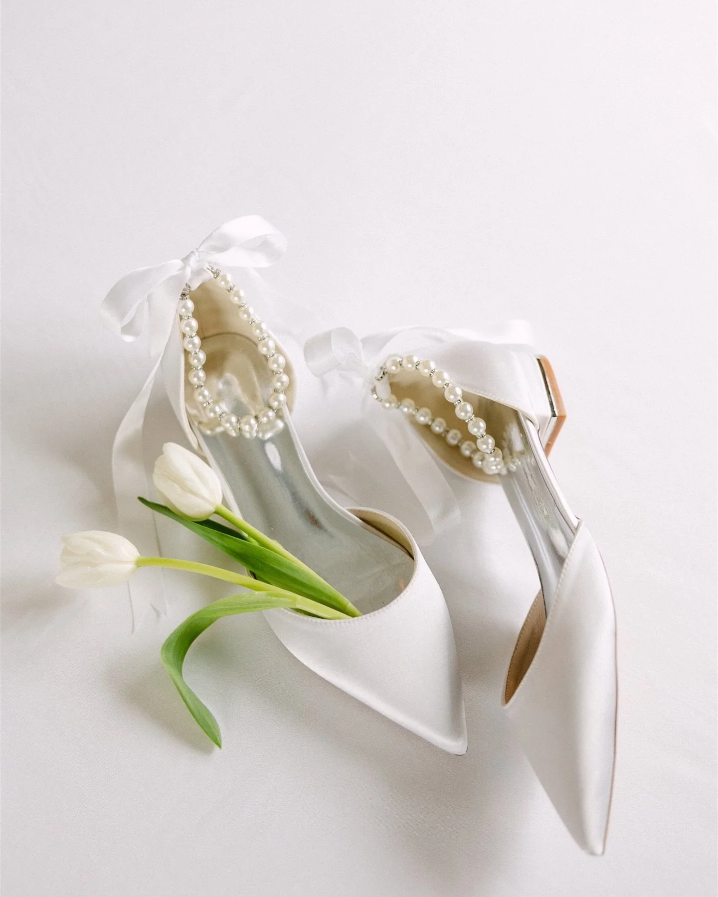 Emotive photography is about more than beautiful images&mdash;it&rsquo;s about preserving how your wedding day felt. The quiet anticipation before you walk down the aisle, the tears during vows, the laughter you didn&rsquo;t even realize was happenin