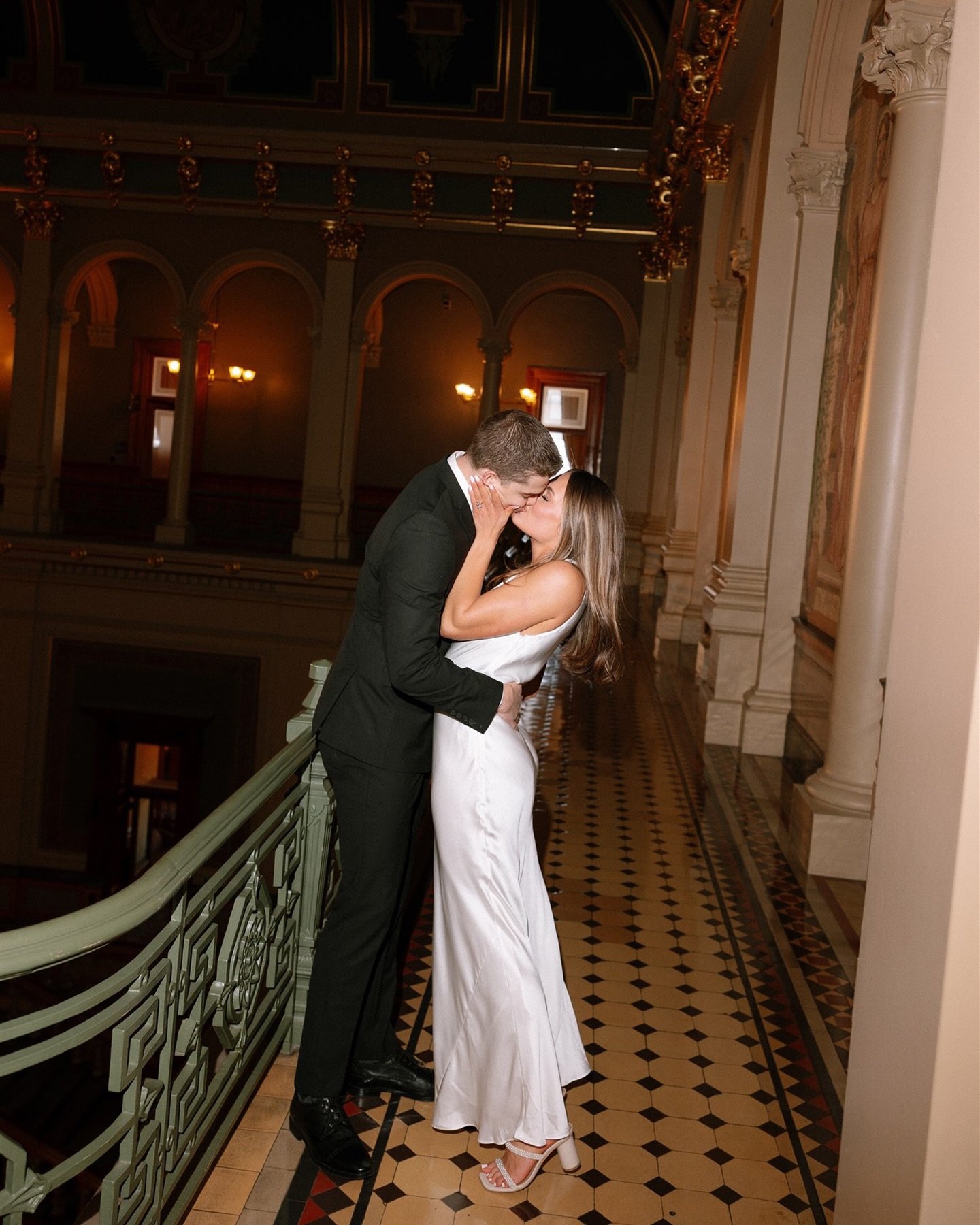 Choosing your wedding photographer is more than loving their photos.

Ask about:
&bull; Wedding day timelines
&bull; Backup equipment &amp; plans
&bull; How they handle family photos
&bull; Editing style &amp; delivery time
&bull; What happens if som