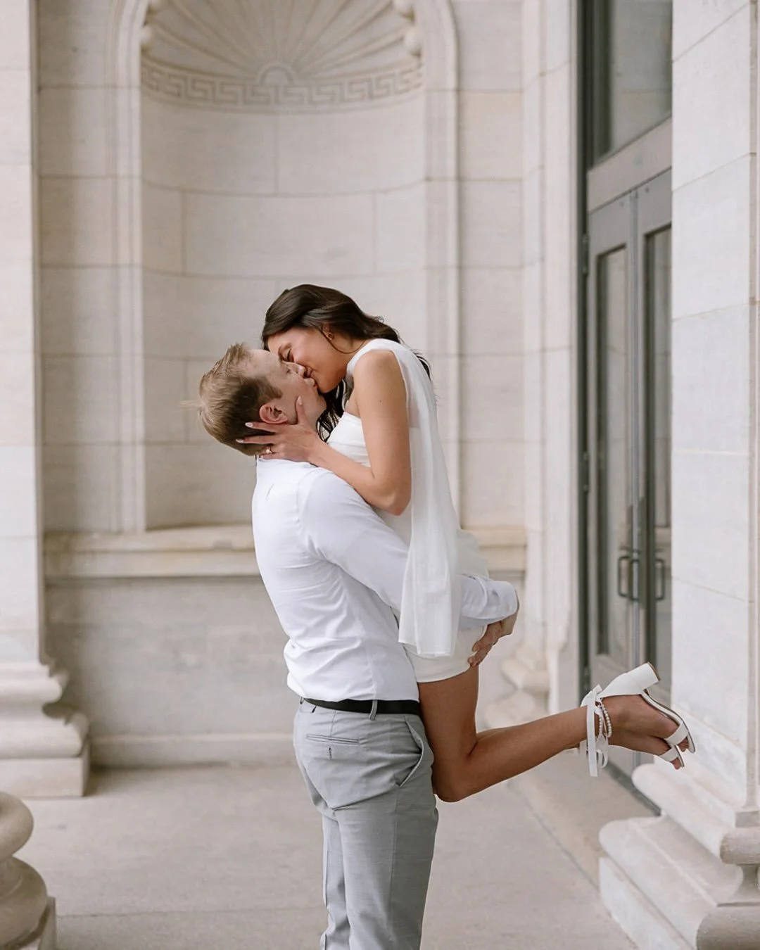 The kind of love you could photograph a thousand times and never get tired of&hellip; 

romantic, effortless, a little playful, and completely theirs.

The goal will always be to create photographs that feel beautiful and feel like you.

the kind you