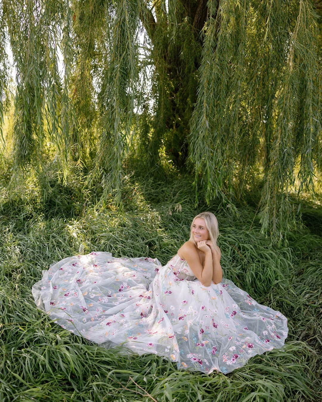 POV: the inspo for your senior session 💐💐

#seniorpicture #seniorpics #iowaphotography #iowaphptographer #pictureinspo
