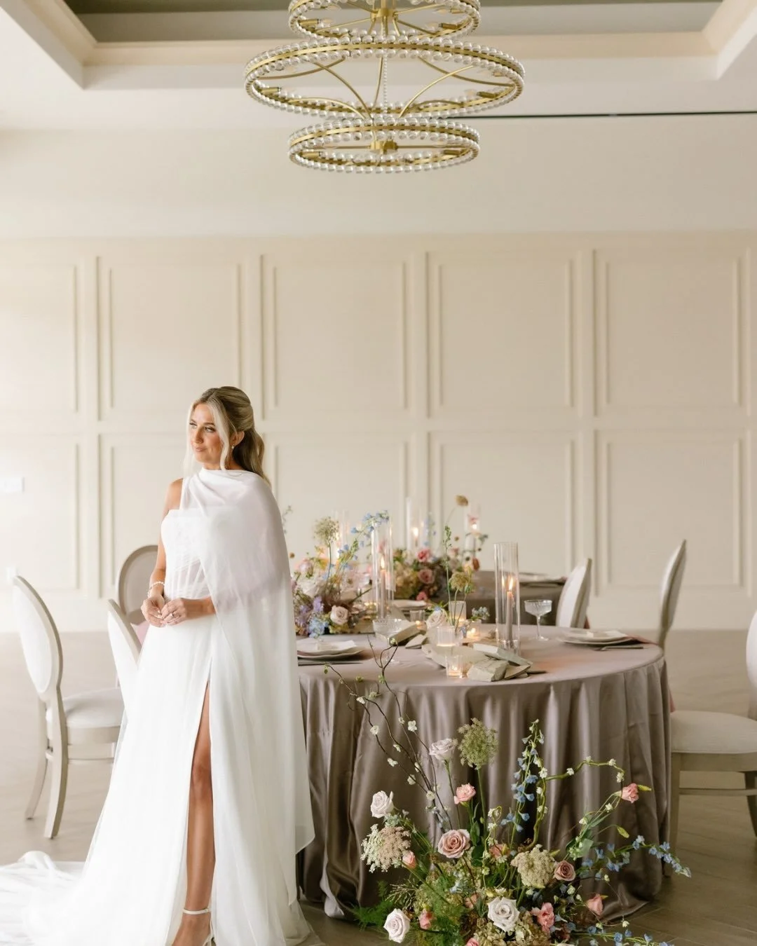 Getting married in Des Moines? SAVE THIS&hellip;

If you&rsquo;re searching for a Des Moines wedding venue, here are 3 Iowa wedding venues I absolutely love photographing, and why:

 @theclubhouseattalons  A modern take that looks beautiful with ever