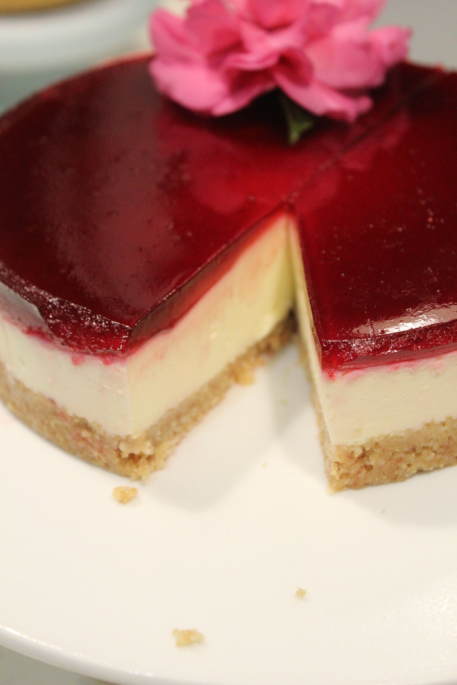 A lactose-free cake ready to share