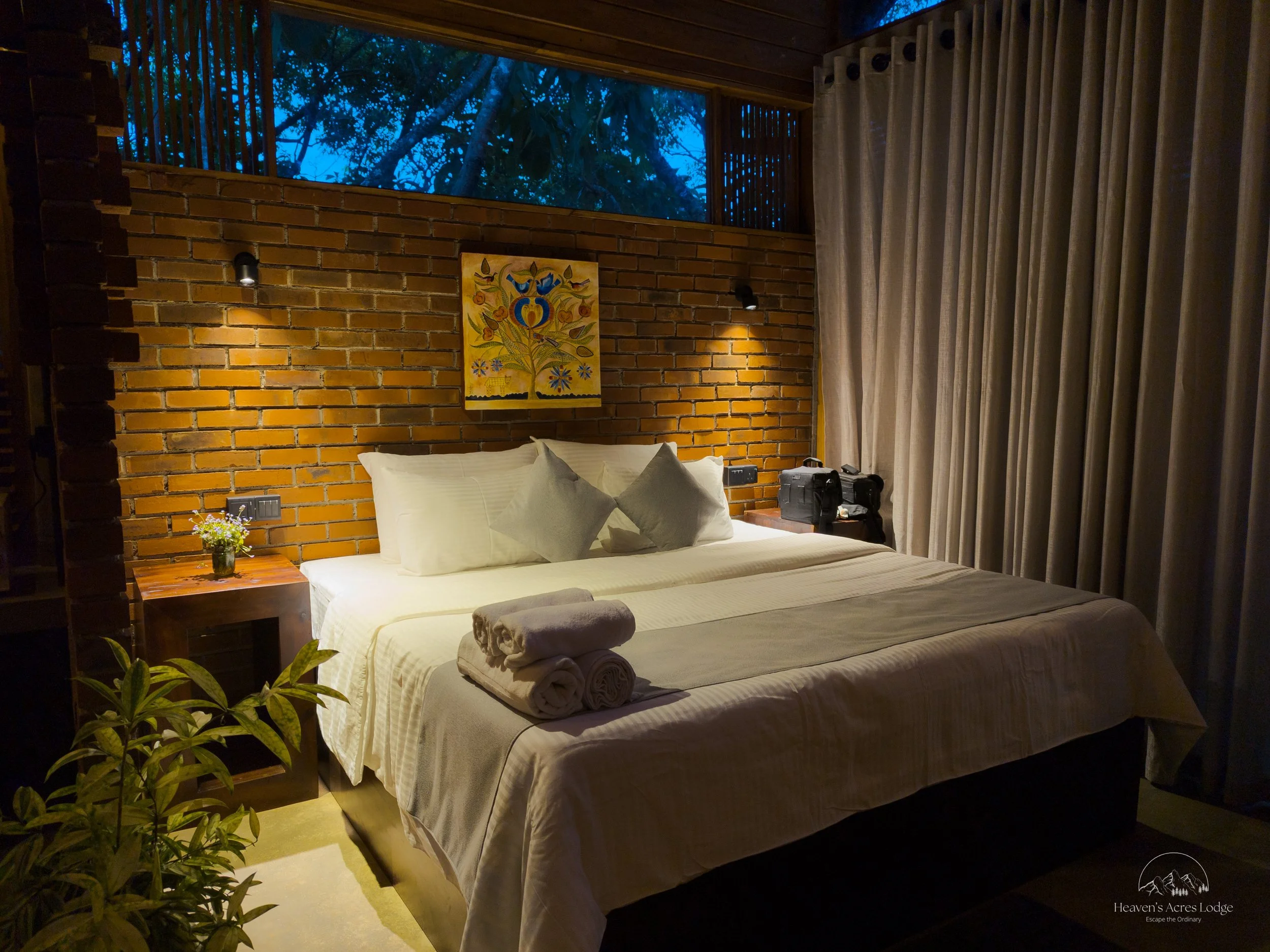 Heaven_s Acres Lodge (17 of 30).jpg