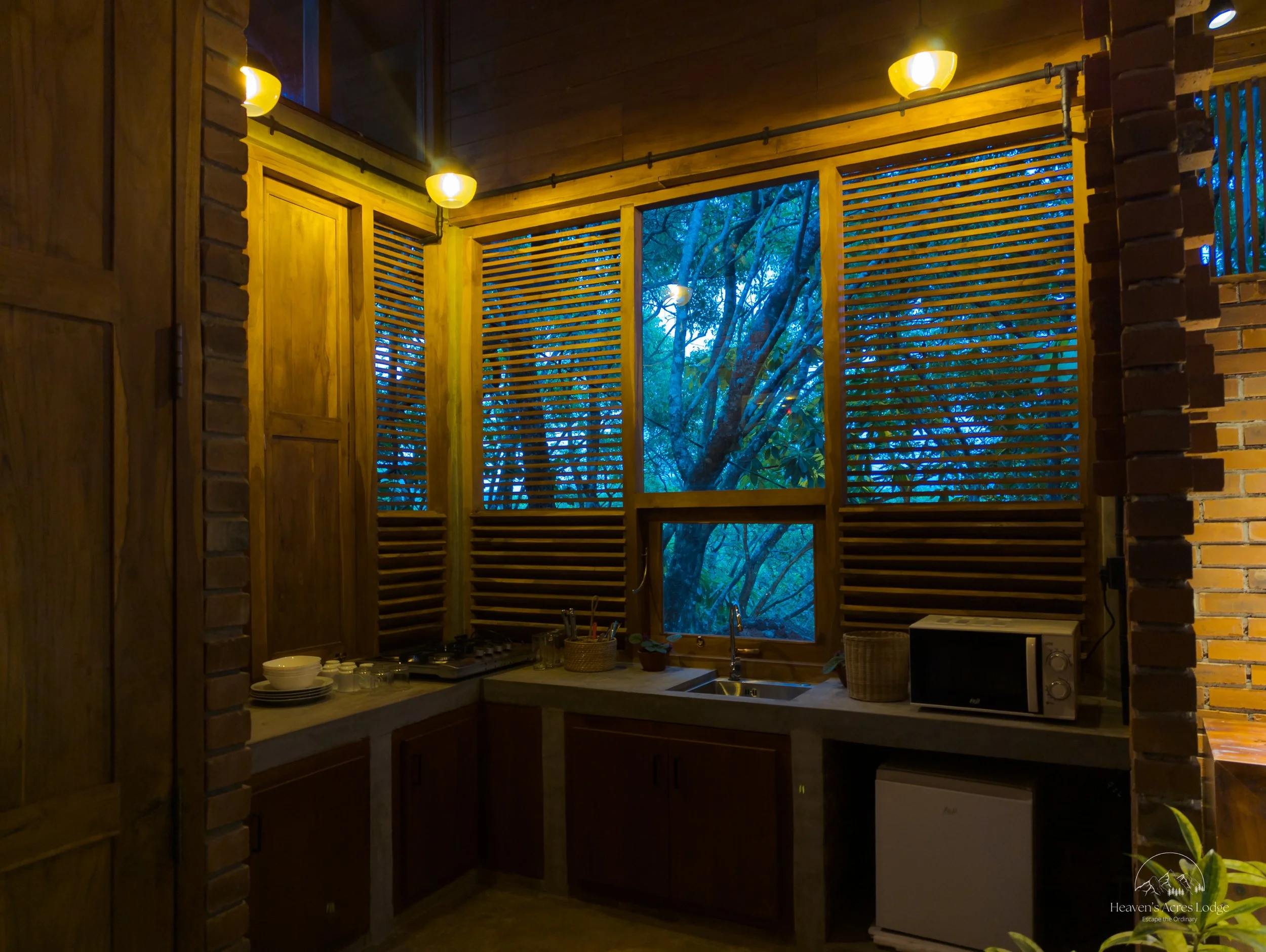 Heaven_s Acres Lodge (16 of 30).jpg