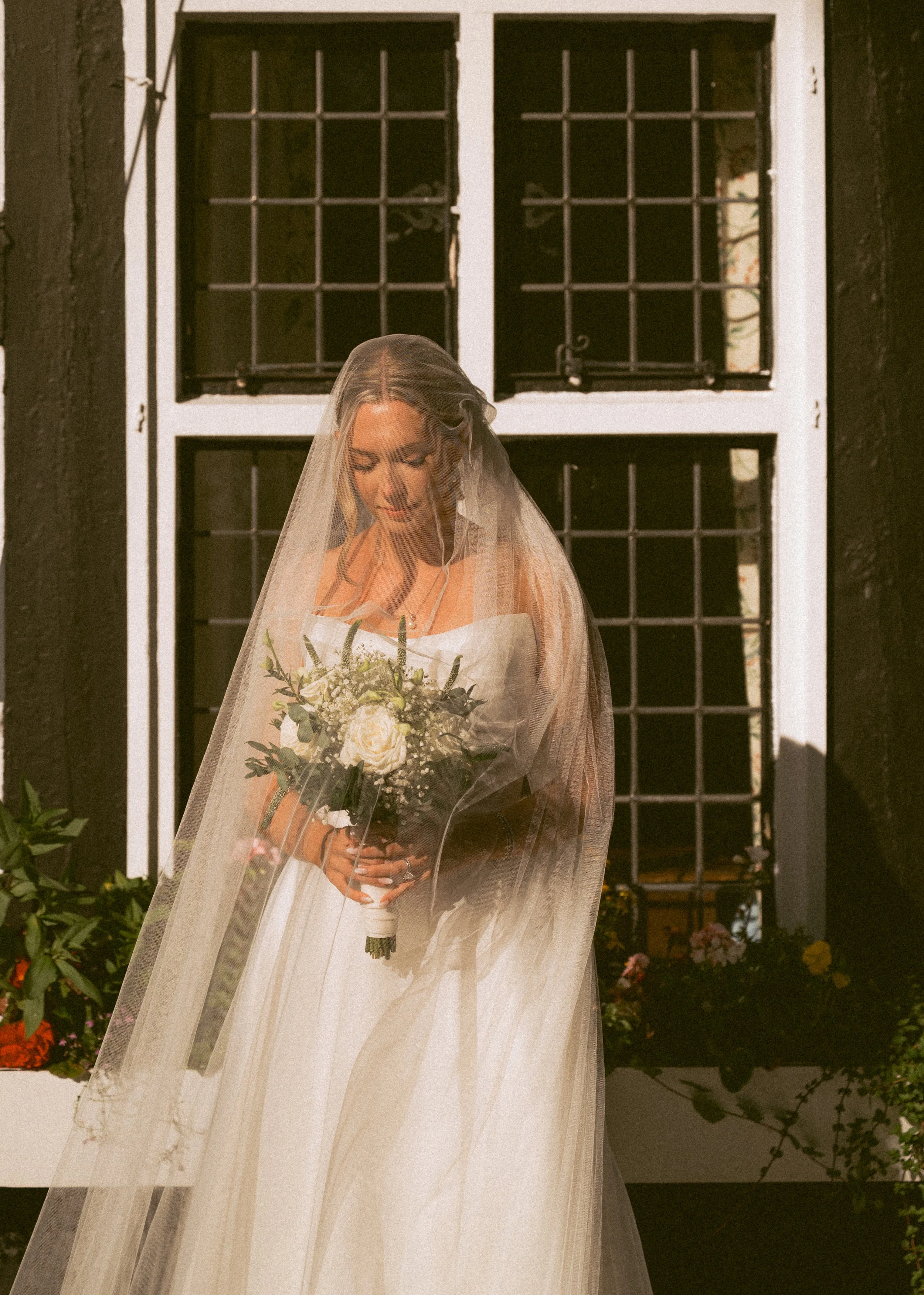 B & L The Sneak Peeks | R Pardy Photography-130.jpg
