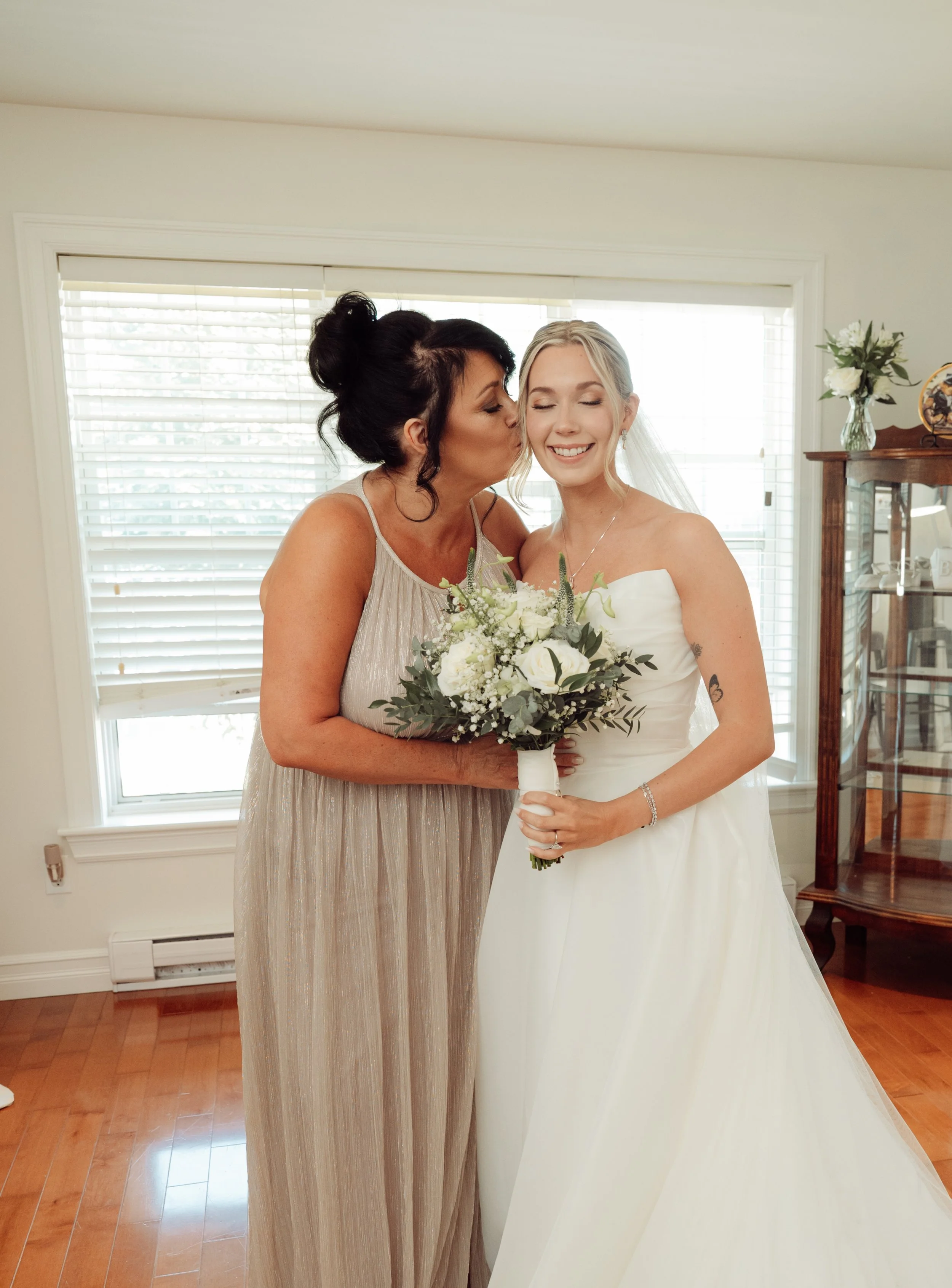 B & L The Sneak Peeks | R Pardy Photography-41.jpg