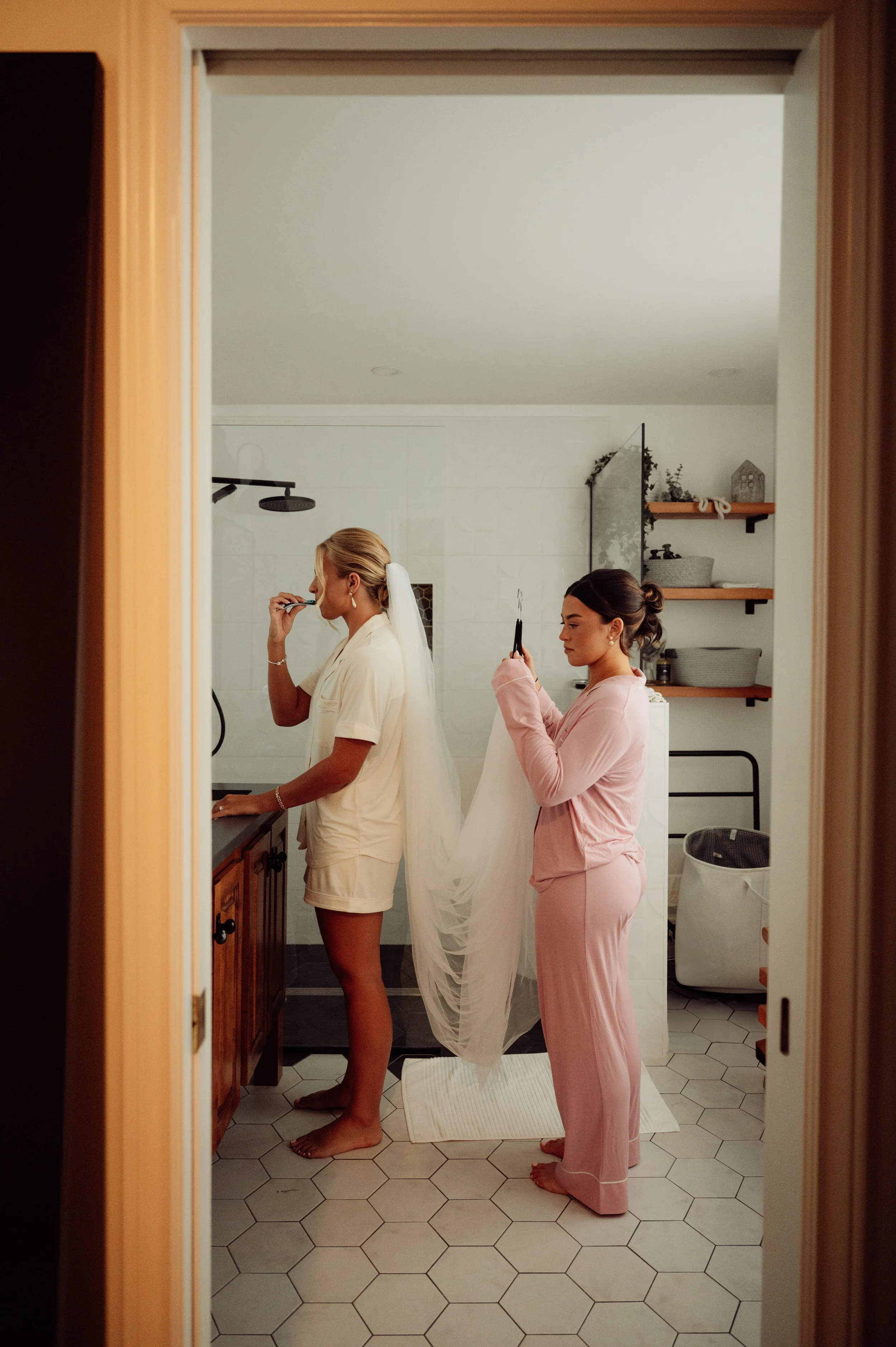 L & M  Sneak Peek | R Pardy Photography-13.jpg
