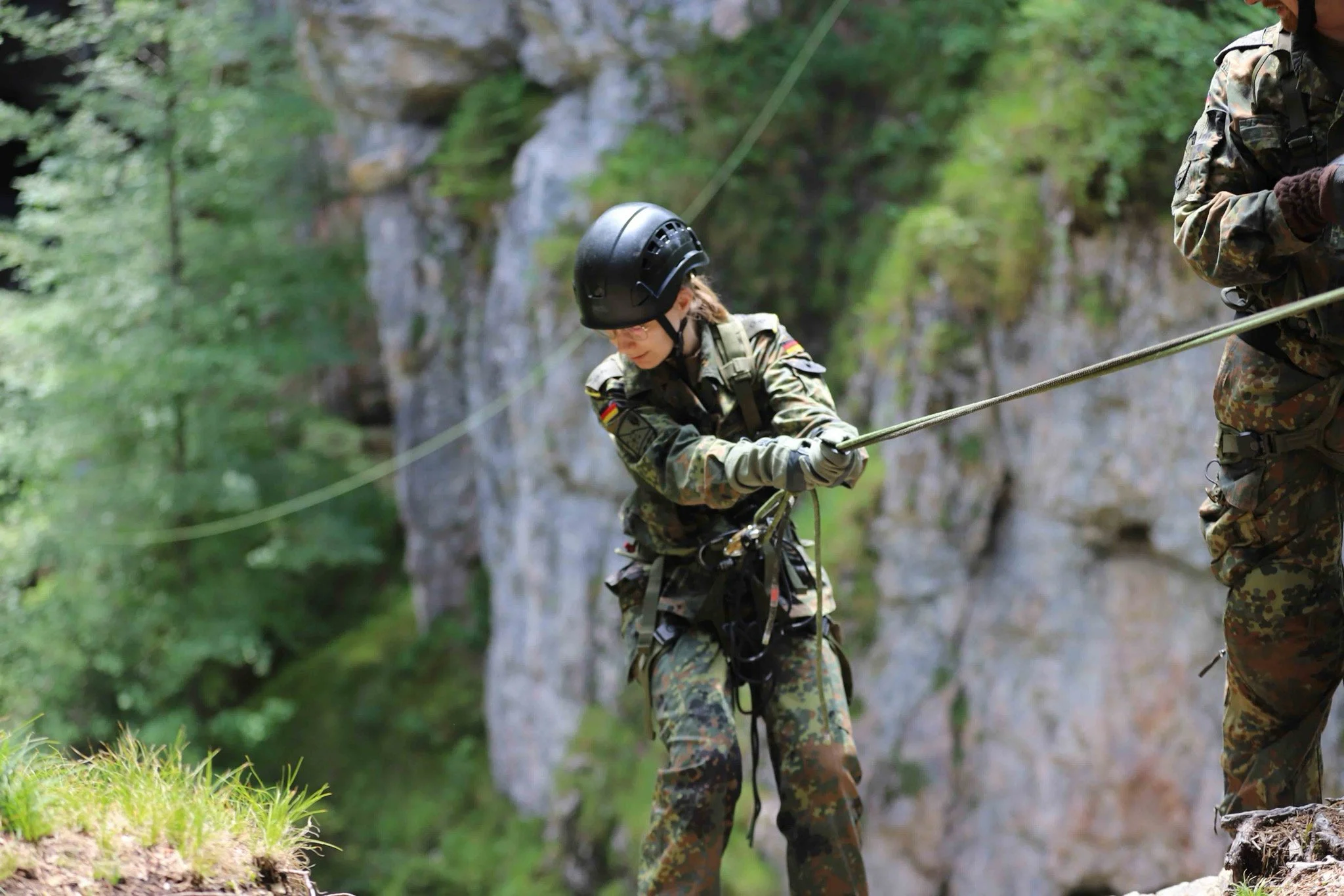 Ich habe den Hosenanzug gegen Flecktarn getauscht.