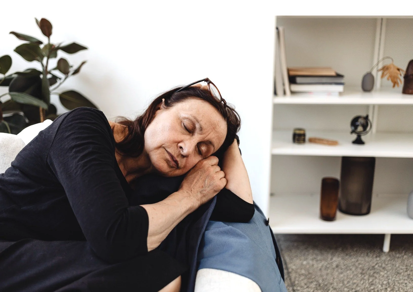 Snoring isn&rsquo;t just a &ldquo;men&rsquo;s issue.&rdquo;
Many women experience snoring and poor sleep &mdash; often without realising it.

But better sleep is possible. And when you sleep better, everything feels easier: more energy, clearer focus