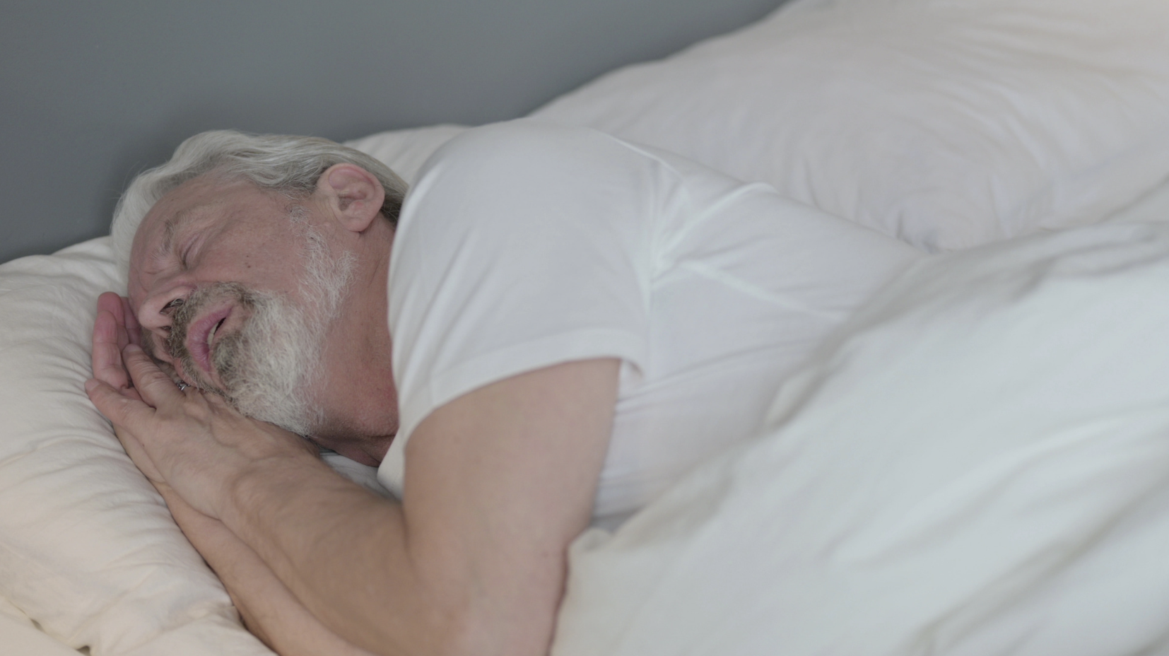 side sleeping is very helpful overall for positional therapy for snoring and sleep apnoea but dental splints work in all sleeping positions