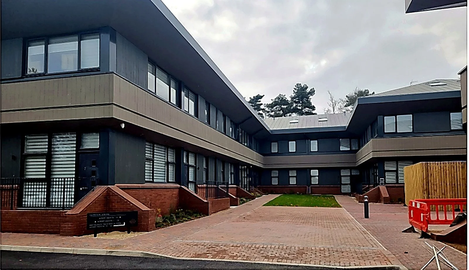 Ashwood_courtyard_exterior.jpg