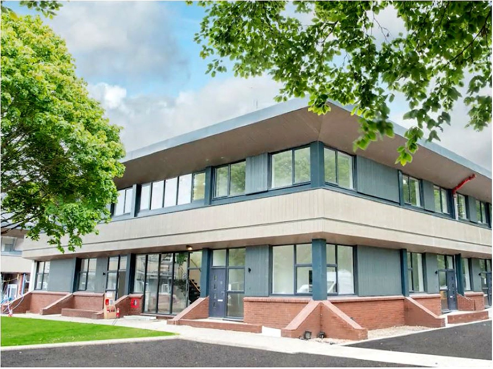 Ashwood_Park_exterior_enhanced.jpg