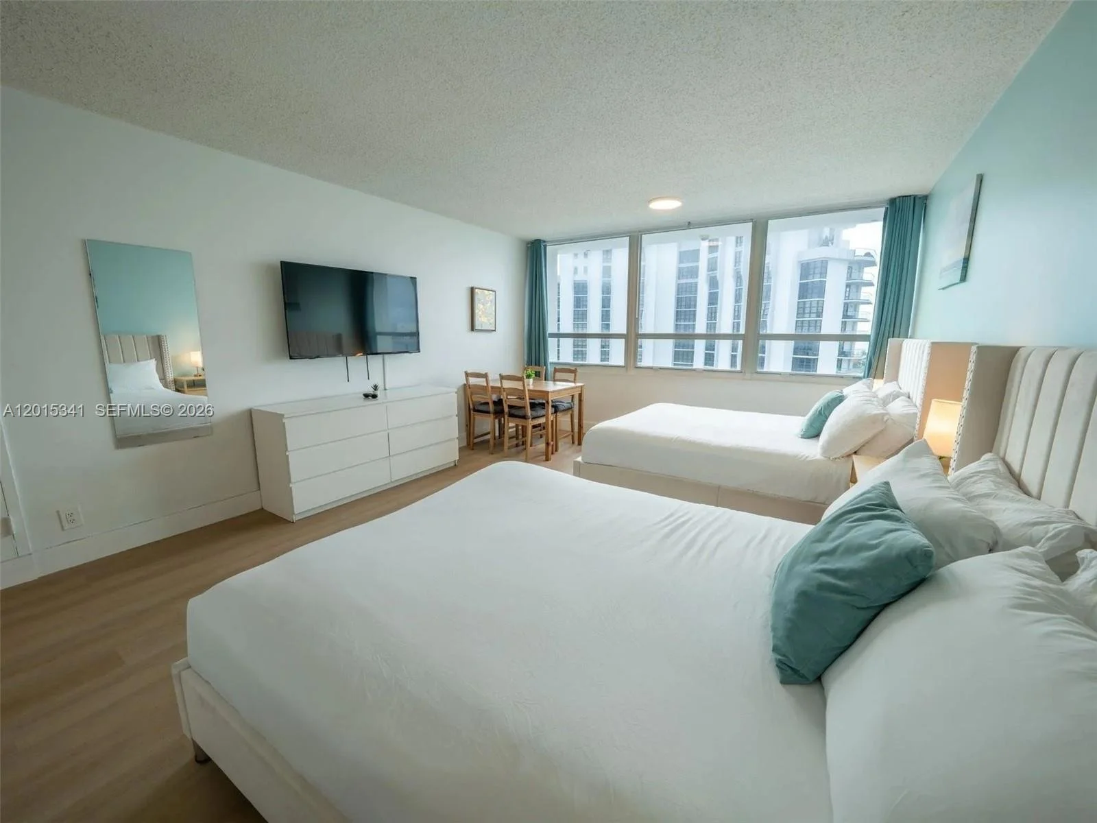 castle-beach-club-condo-miami-beach-fl-unit-1718-10.jpg