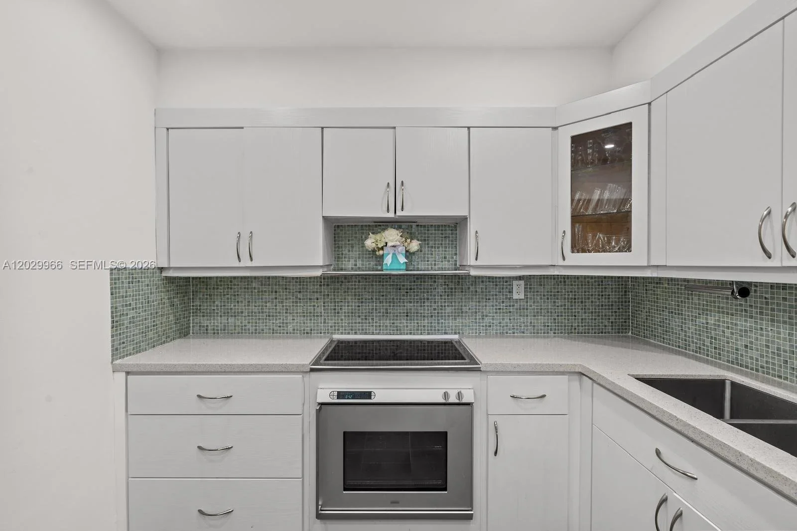granada+condo+kitchen.webp
