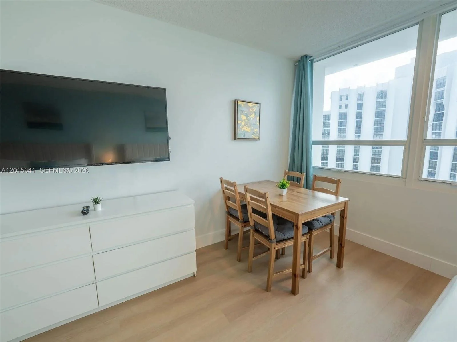 castle-beach-club-condo-miami-beach-fl-unit-1718-8.jpg