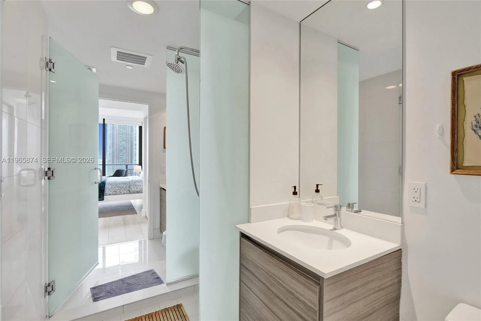 Hyde Midtown unit bath2.jpeg