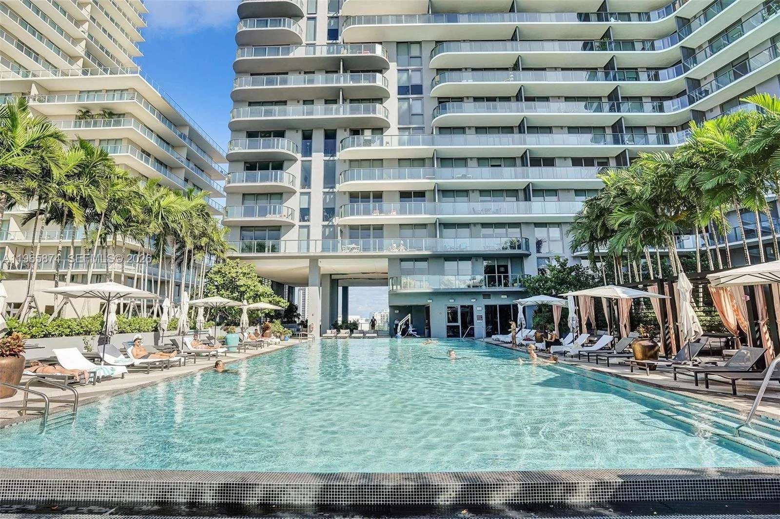 Hyde Midtown pool3.jpeg