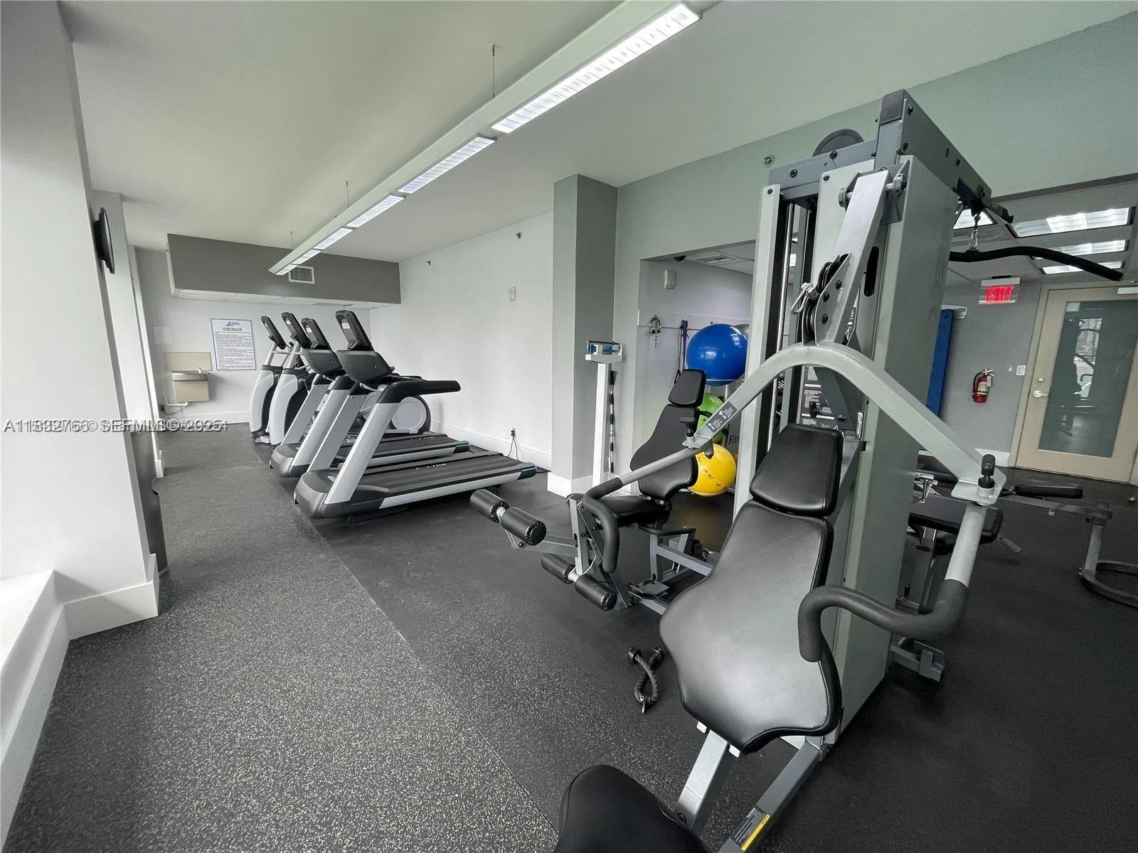 Brickell Harbour Condominium gym 2.jpeg