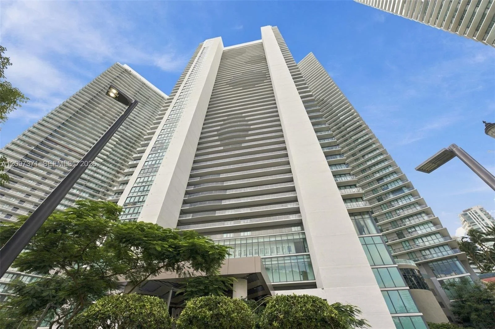 Paraiso-bay-condo-exterior.jpeg