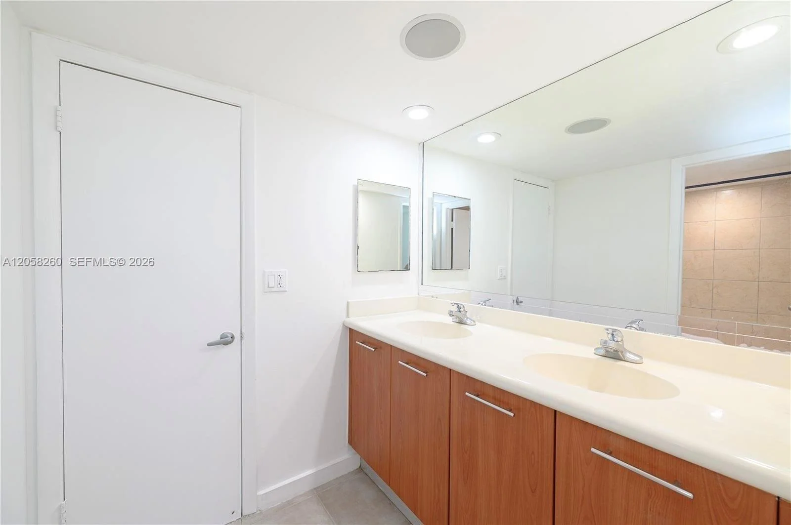 Nirvana Condo bath.jpeg