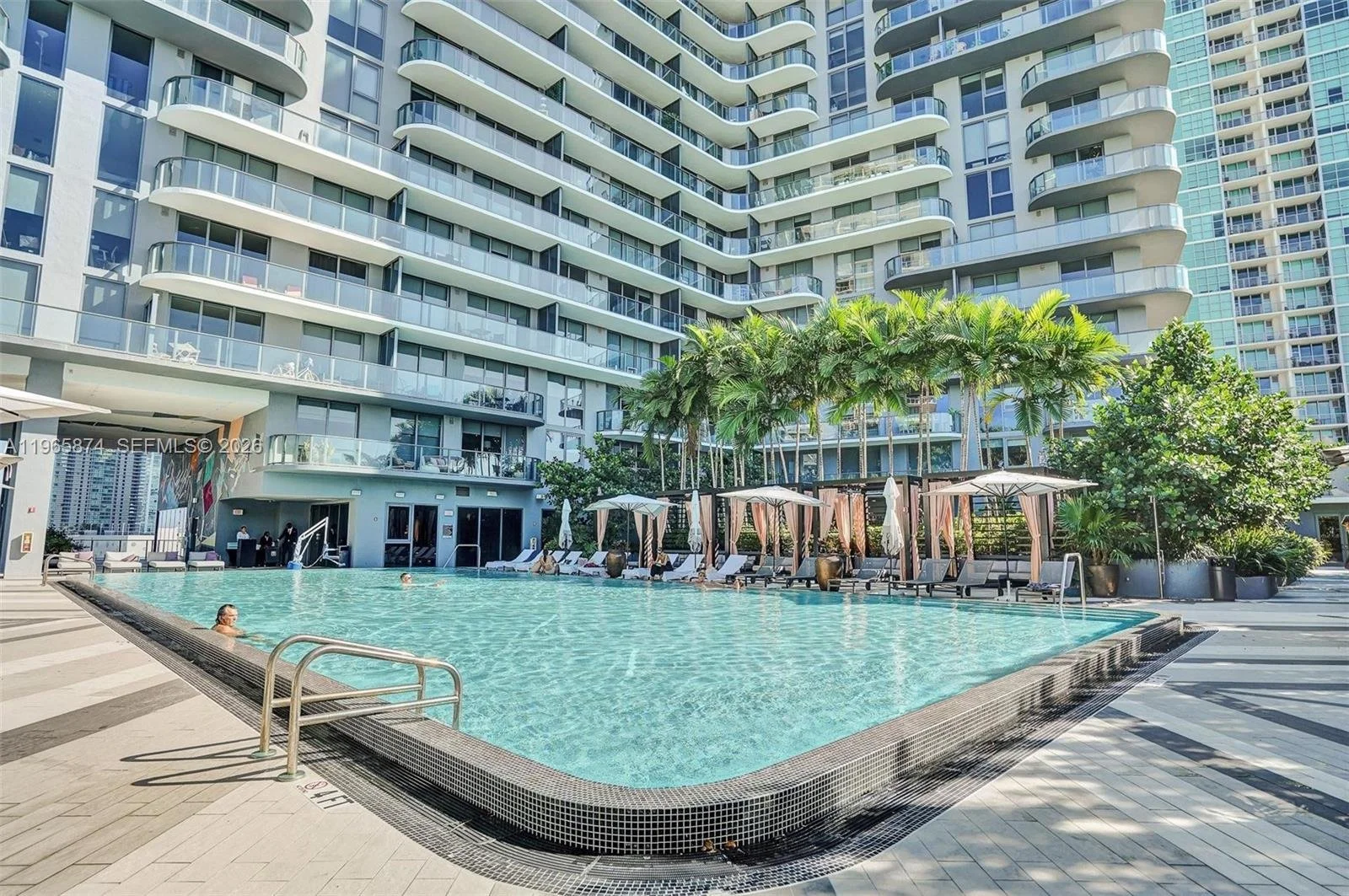Hyde Midtown pool2.jpeg