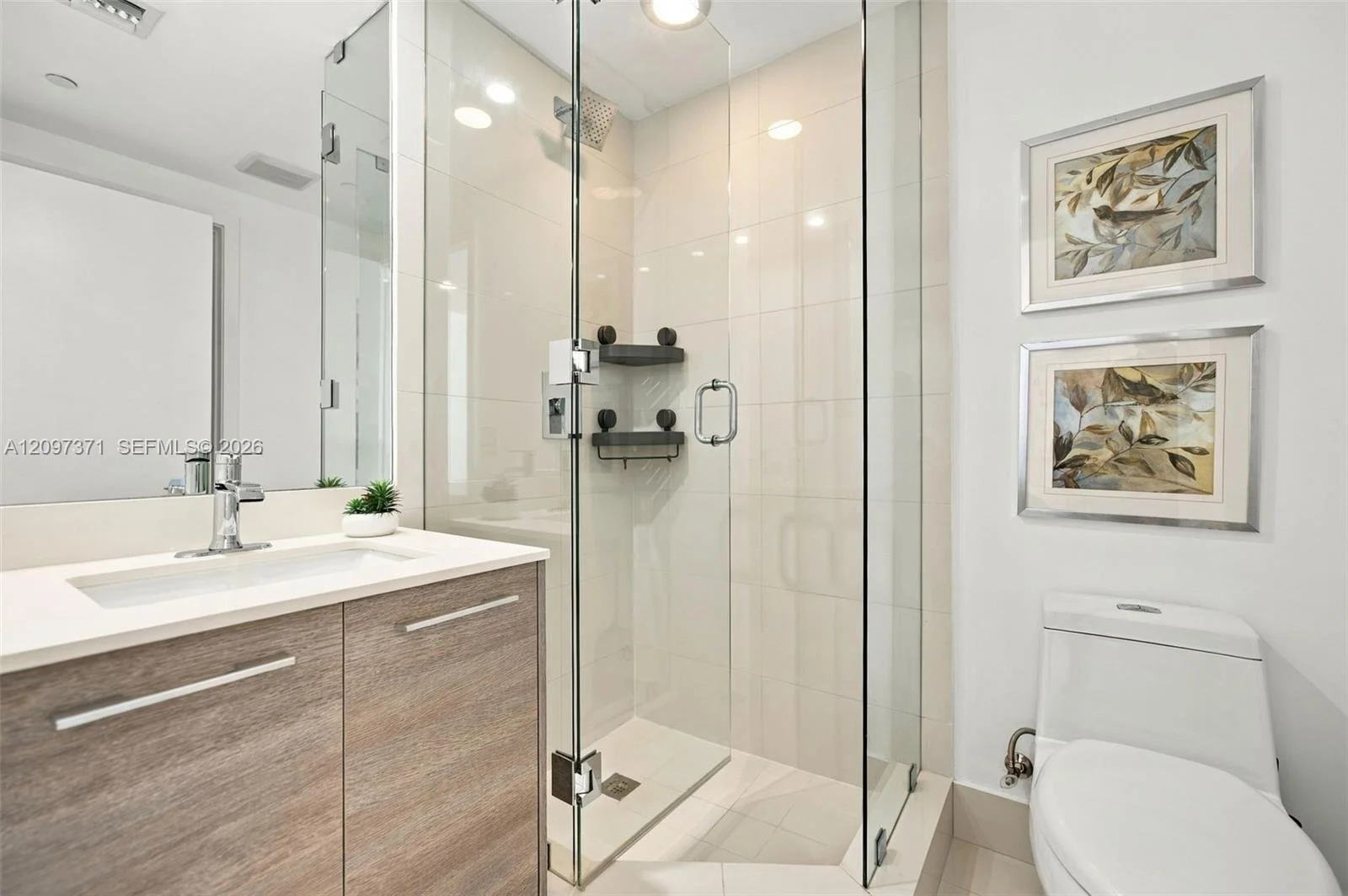 Paraiso-bay-condo-bath-3.jpeg