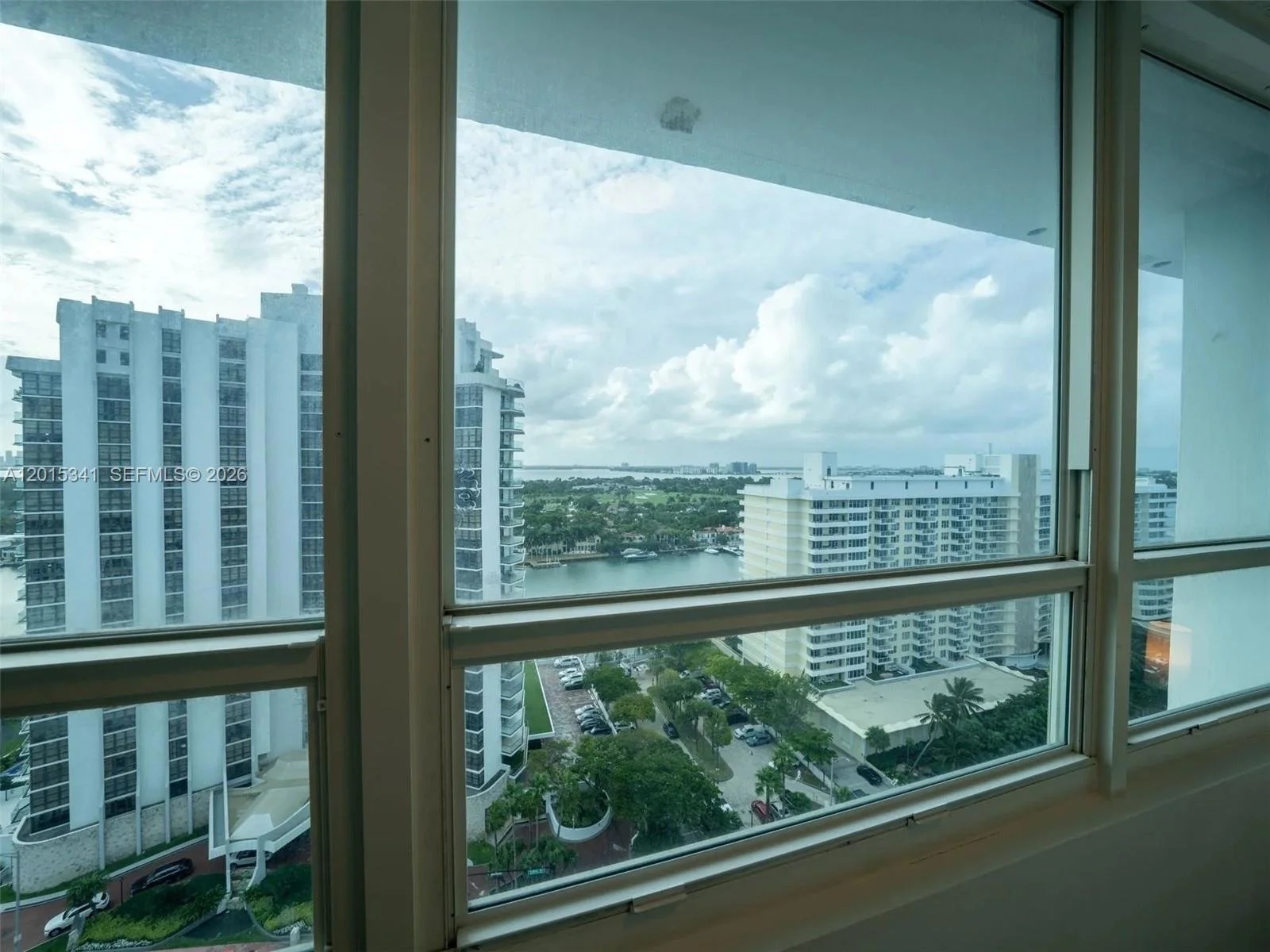 castle-beach-club-condo-miami-beach-fl-unit-1718-7.jpg