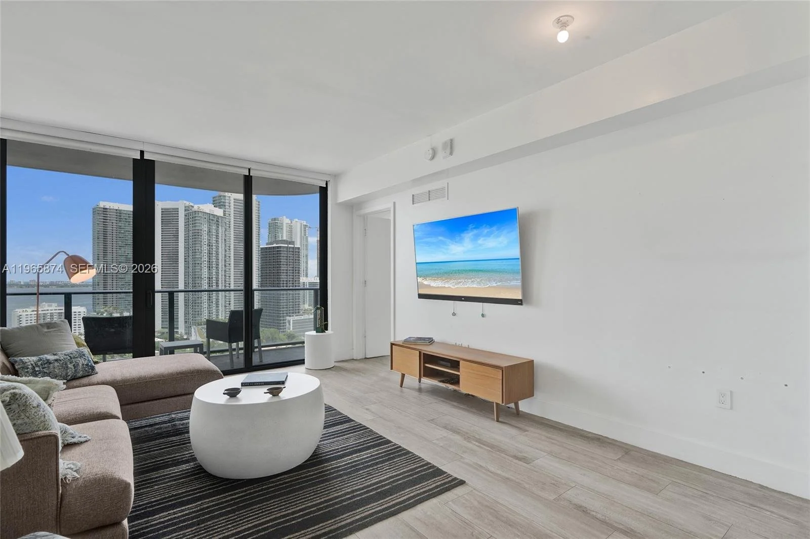 Hyde Midtown unit living2.jpeg