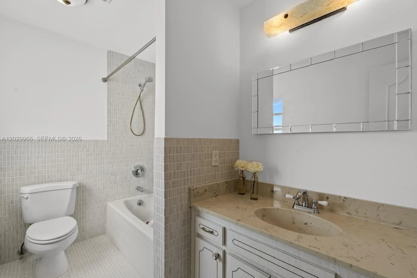 granada+condo+bathroom.webp