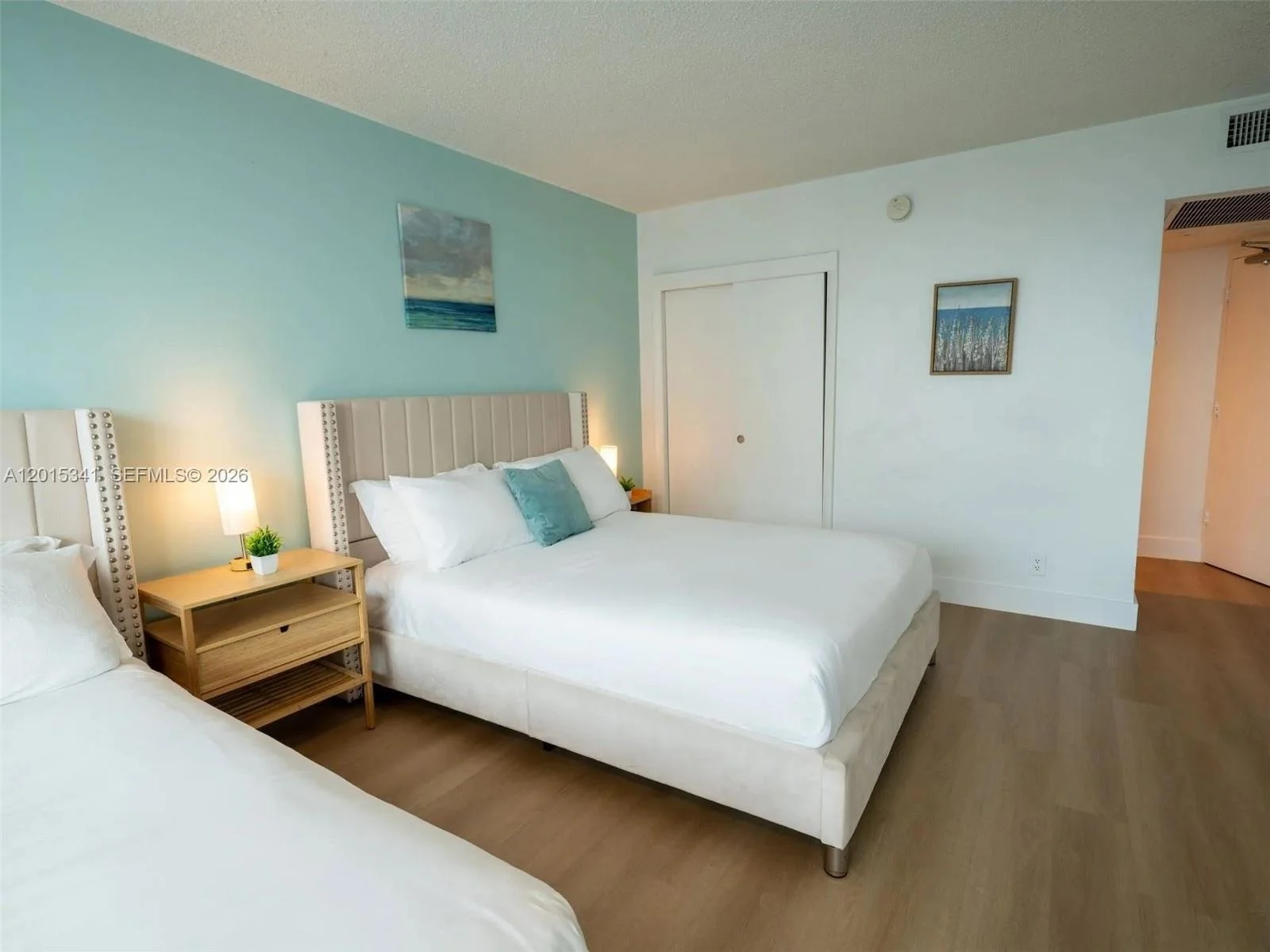 castle-beach-club-condo-miami-beach-fl-unit-1718-9.jpg