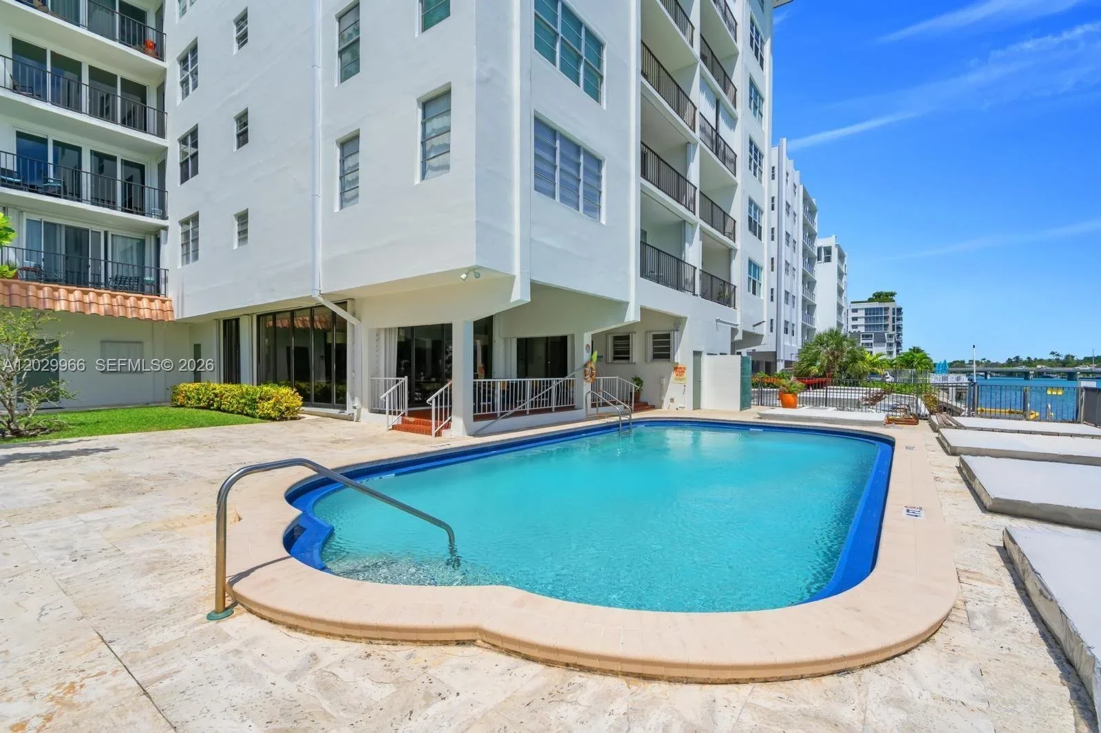 granada+condo+pool.webp
