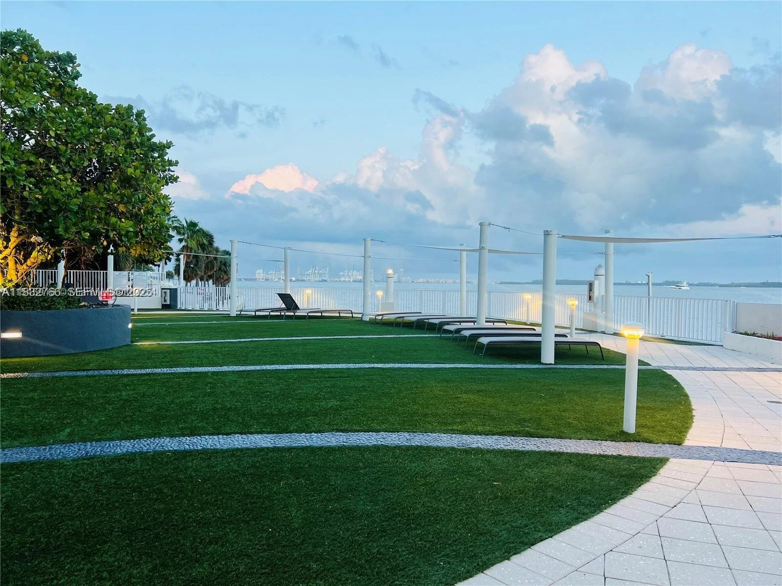 Brickell Harbour Condominium bbq.jpeg