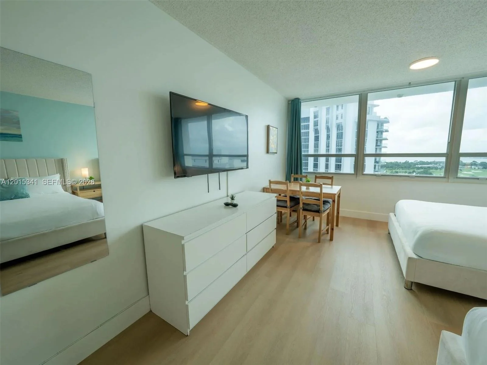 castle-beach-club-condo-miami-beach-fl-unit-1718-6.jpg