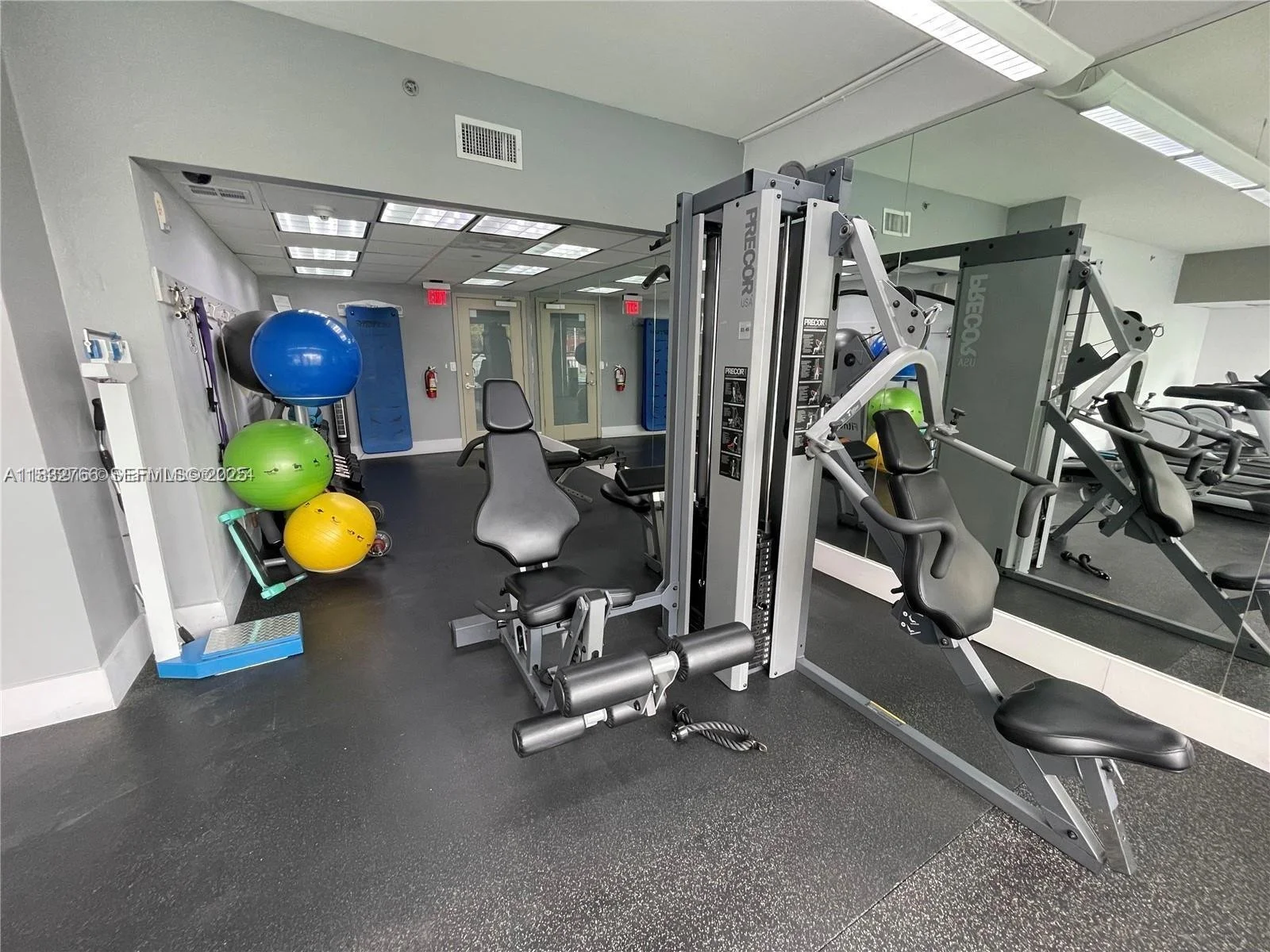 Brickell Harbour Condominium gym 5.jpeg