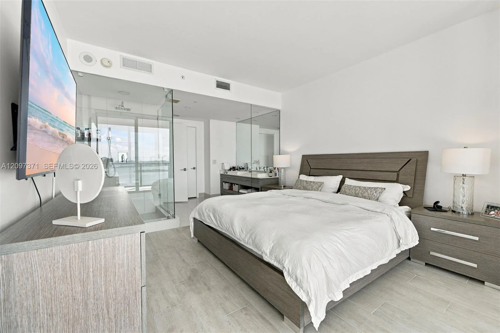 Paraiso-bay-condo-bed-3.jpeg
