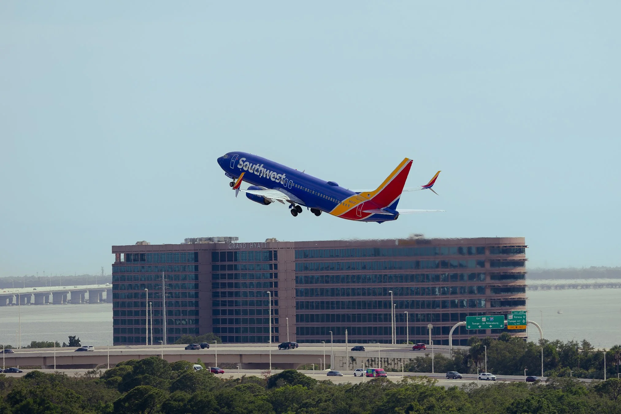 Southwest Boeing 737-800 departing runway 18R at KTPA