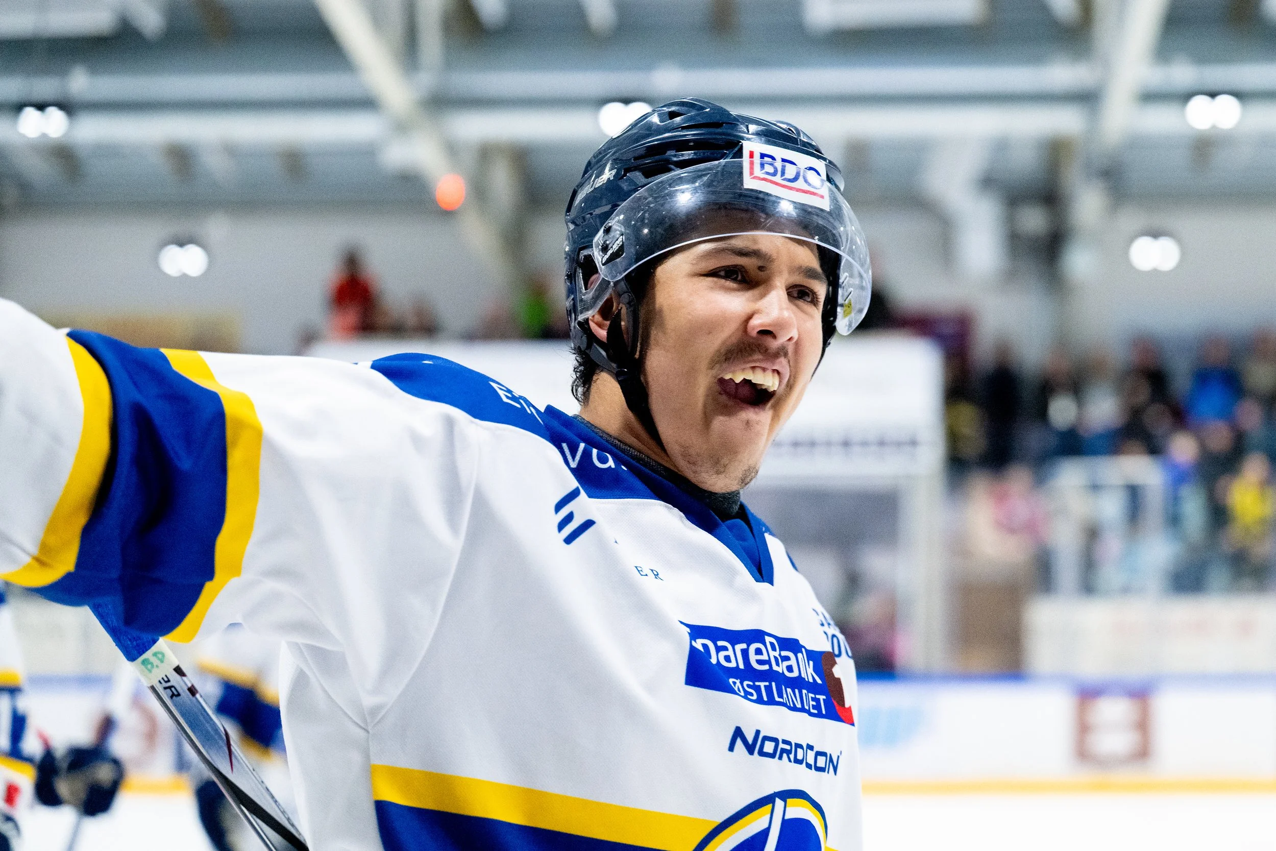 Leijonhufvud re-signerer
