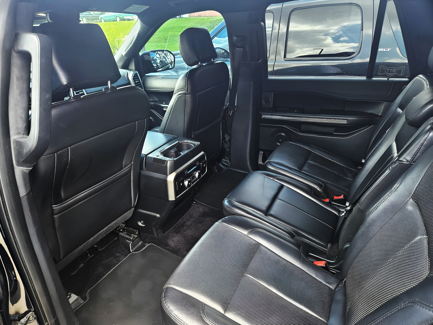 Expedition_interior_ (1).webp