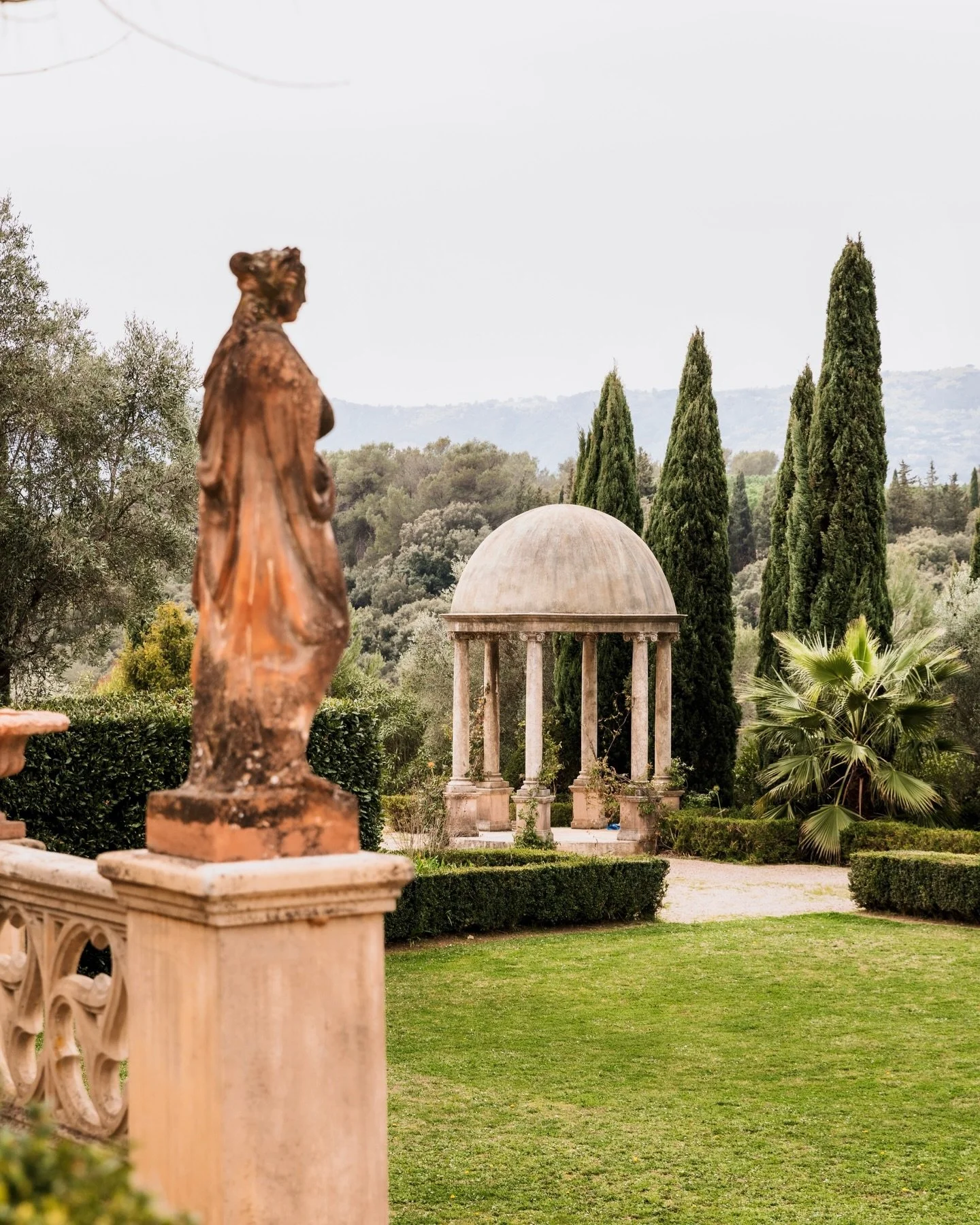 Situated on the hills of the French Riviera, Ch&acirc;teau Diter is an exceptional estate created over 20 years ago. This architectural masterpiece combines classical elegance with natural charm, offering a unique setting to tell your story in a time