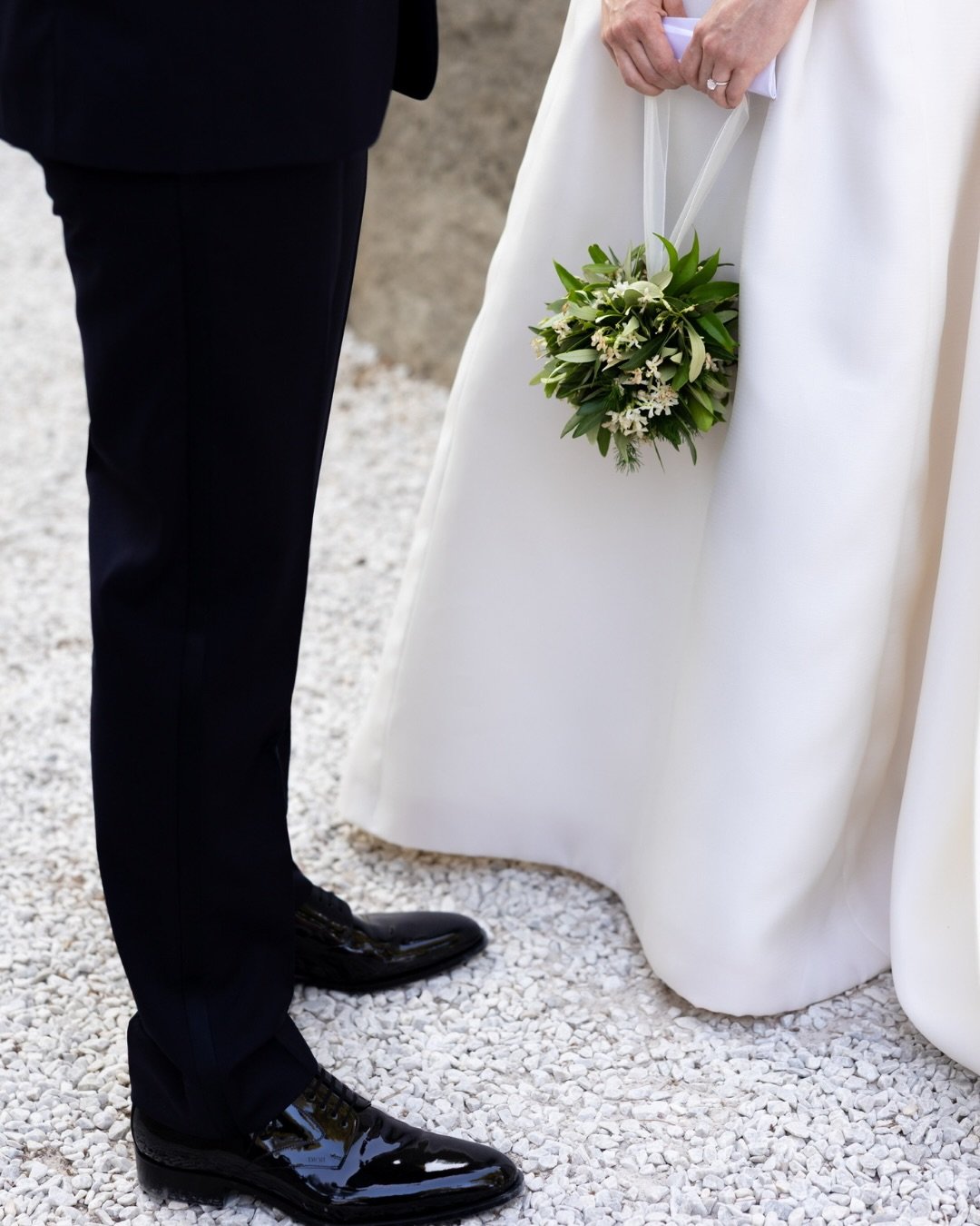 From my lovely secret couple to this elegant and sophisticated wedding. 

Wedding Planner : @leaeventagency 
Caterer : @mensa_foodevents 
Photographer : @jnesaisquoi.studio 
Videographer : @generated_by 
Floral decoration : @_ateliernu