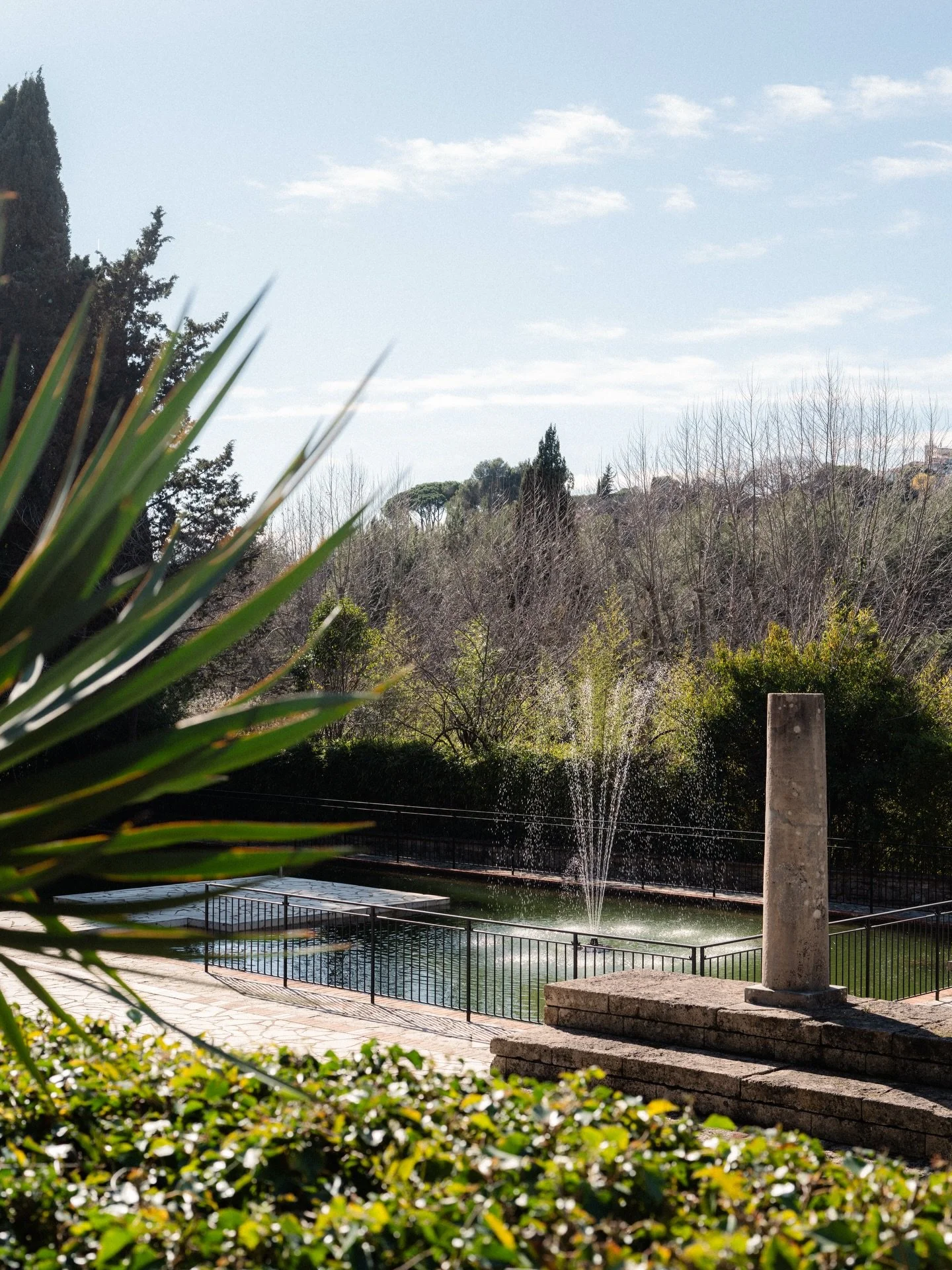 A place where nature, elegance and effortless celebrations come together to create unforgettable
moments.
A charming venue surrounded by greenery, where you instantly feel at ease. The estate offers several spaces that allow each key moment of the we