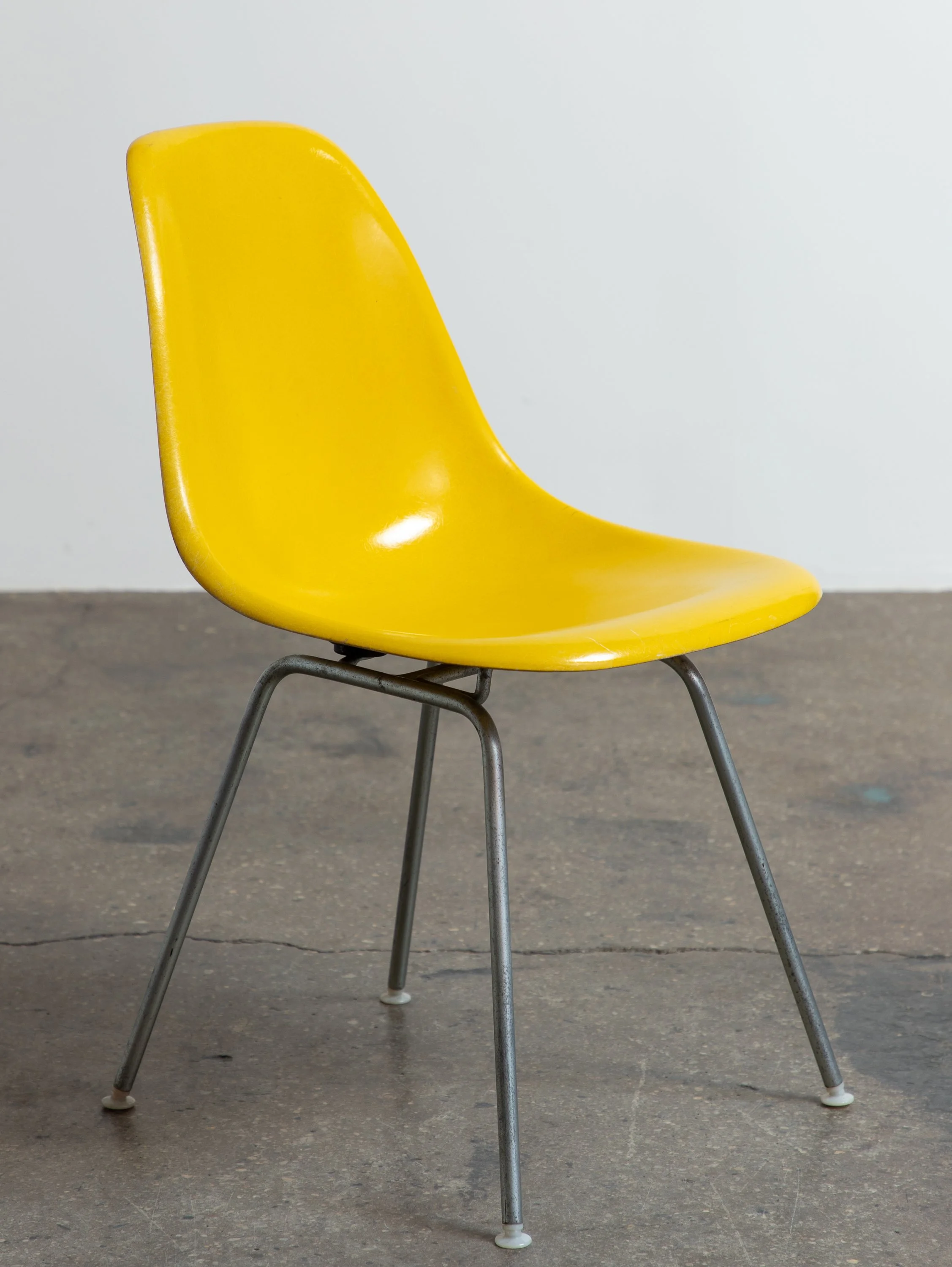 Build an Eames Shell Chair Set