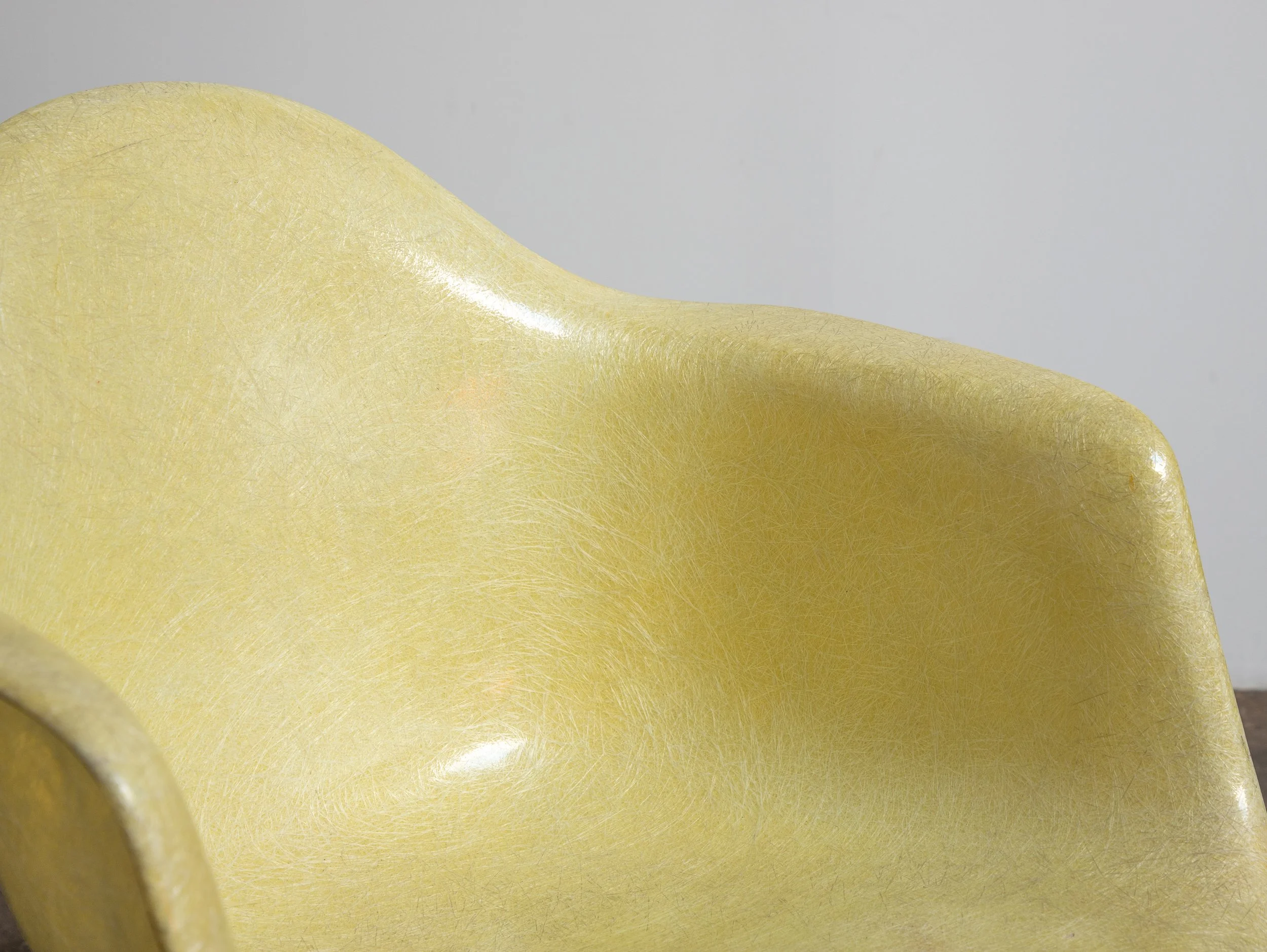 OAM_Zenith_Fiberglass_Eames_Armchair-12.jpg