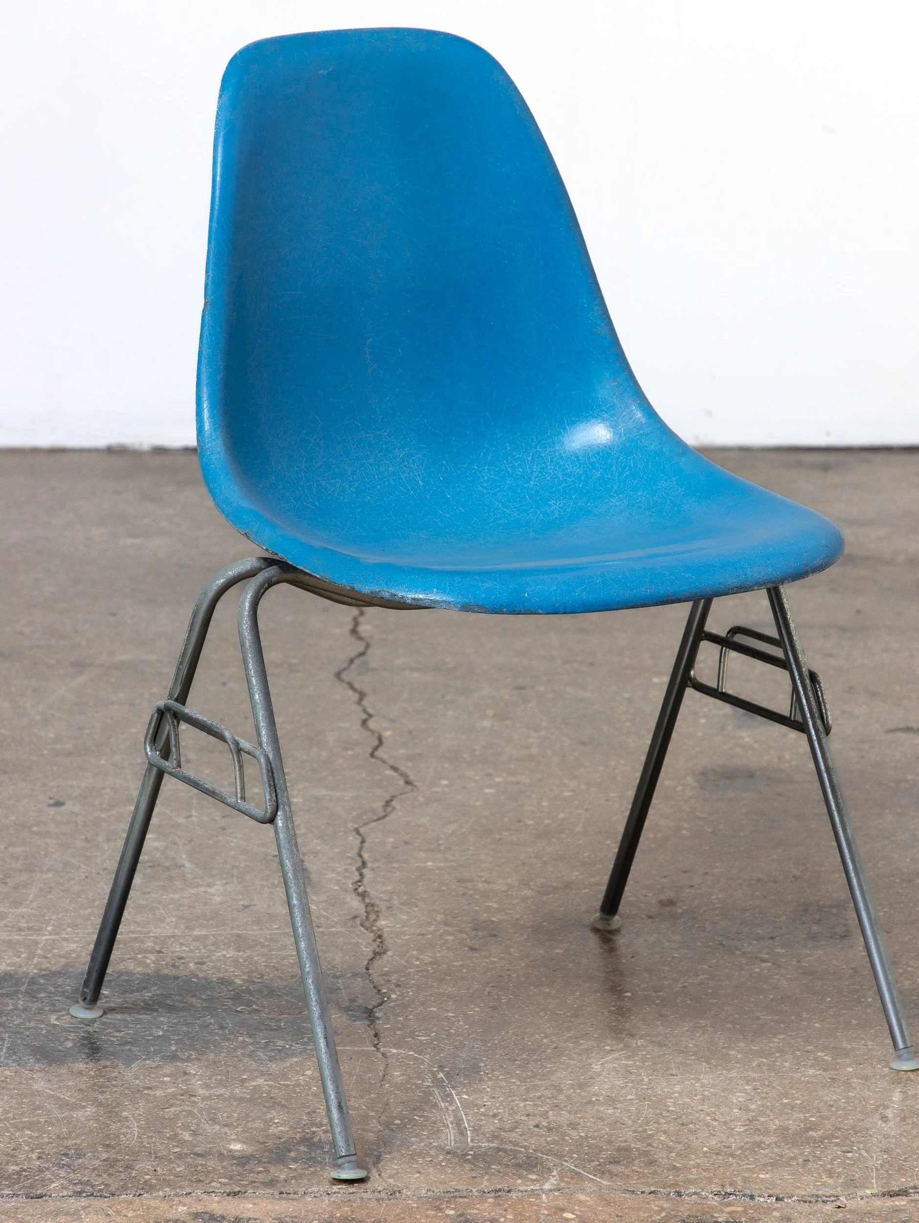 Build an Eames Shell Chair Set