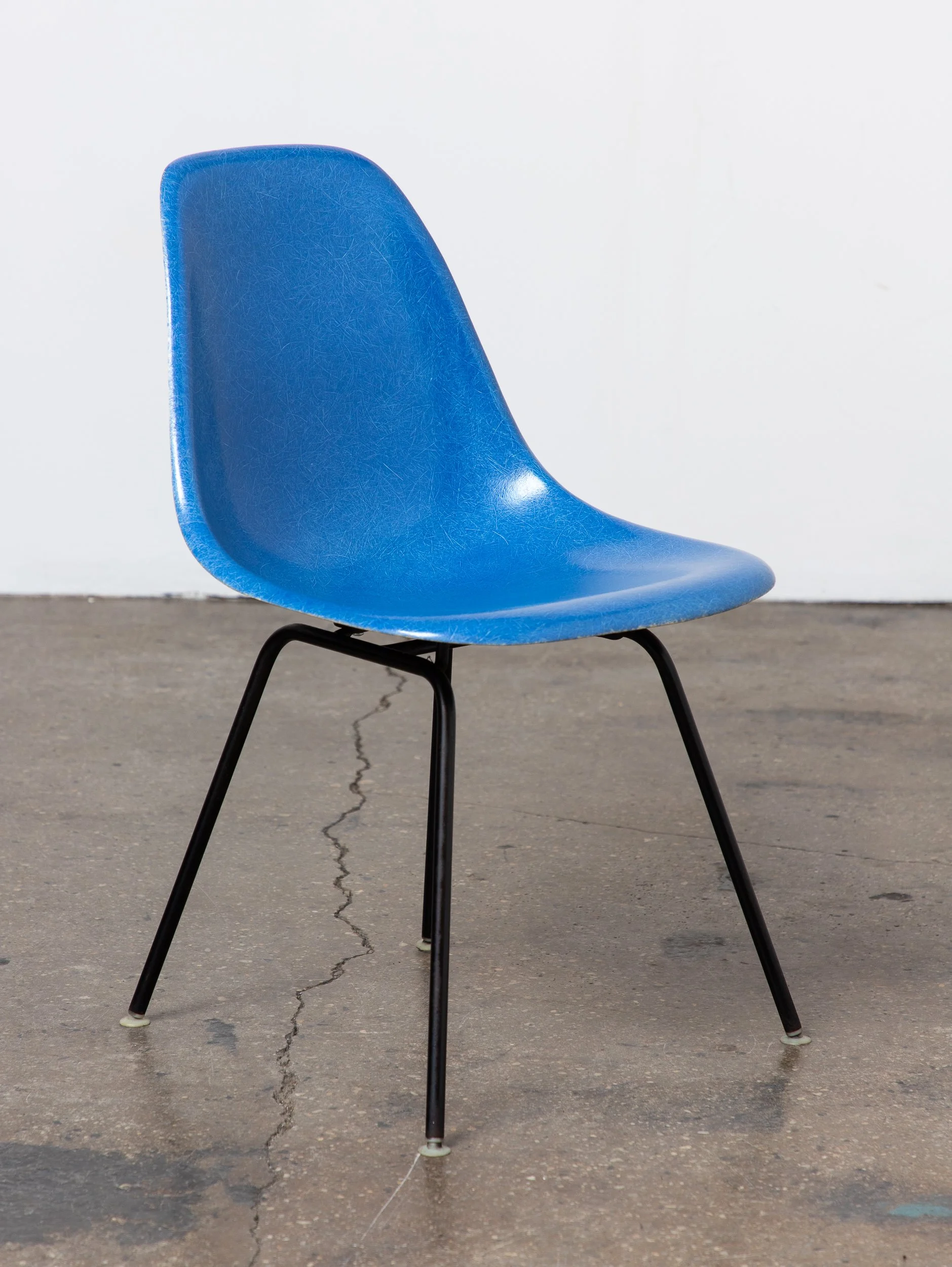 Build an Eames Shell Chair Set